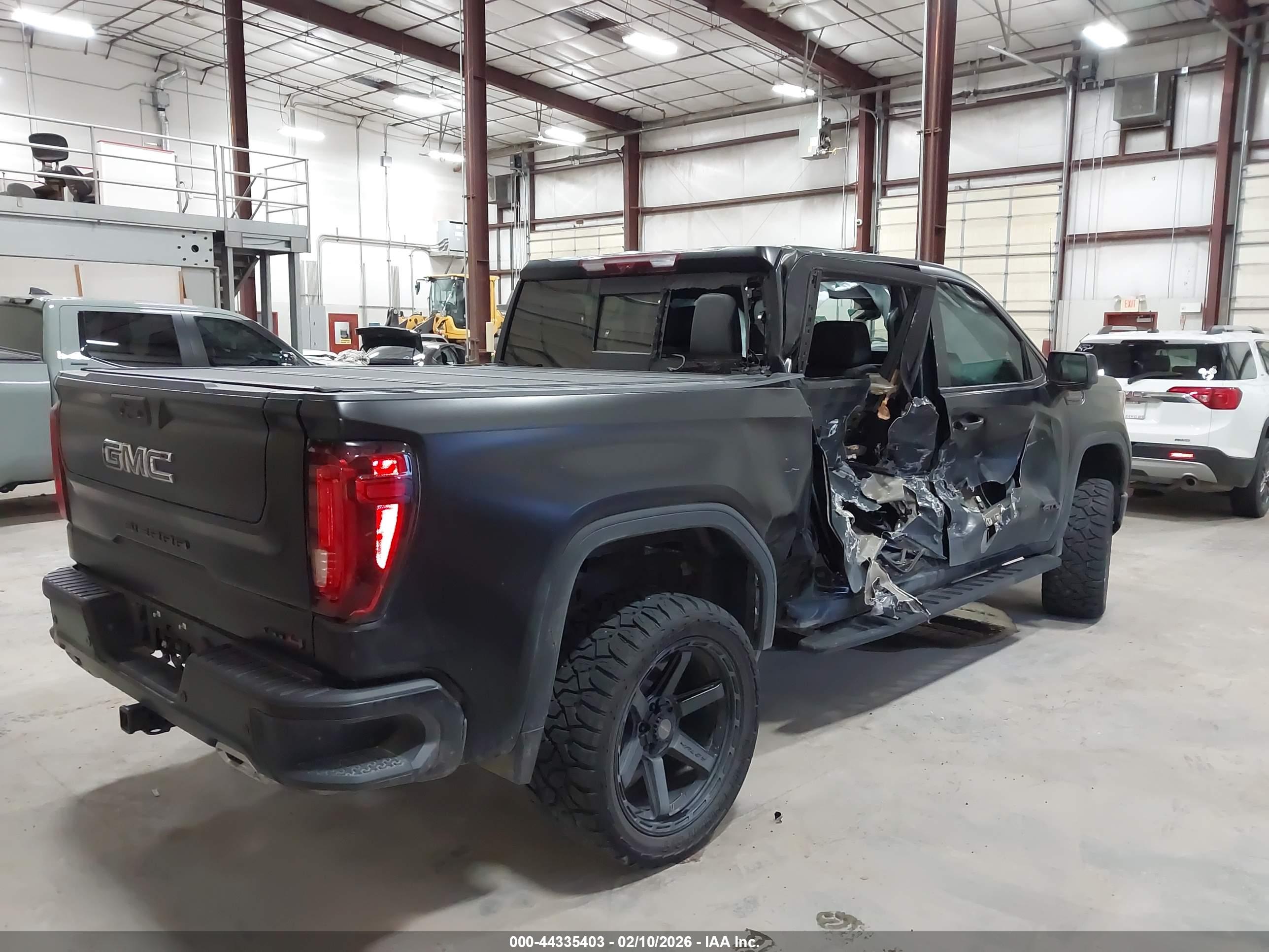 GMC SIERRA image 4