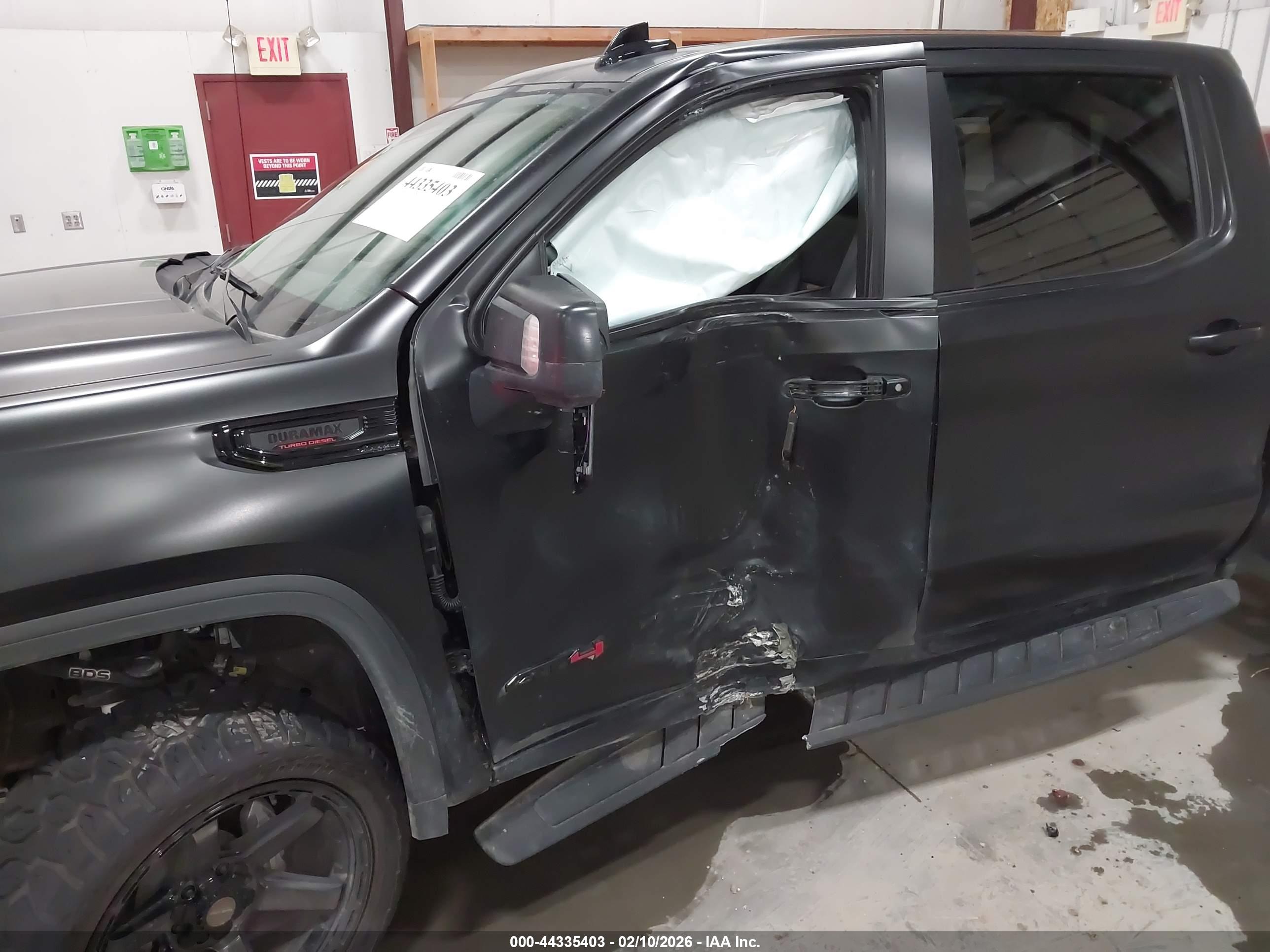 GMC SIERRA image 6