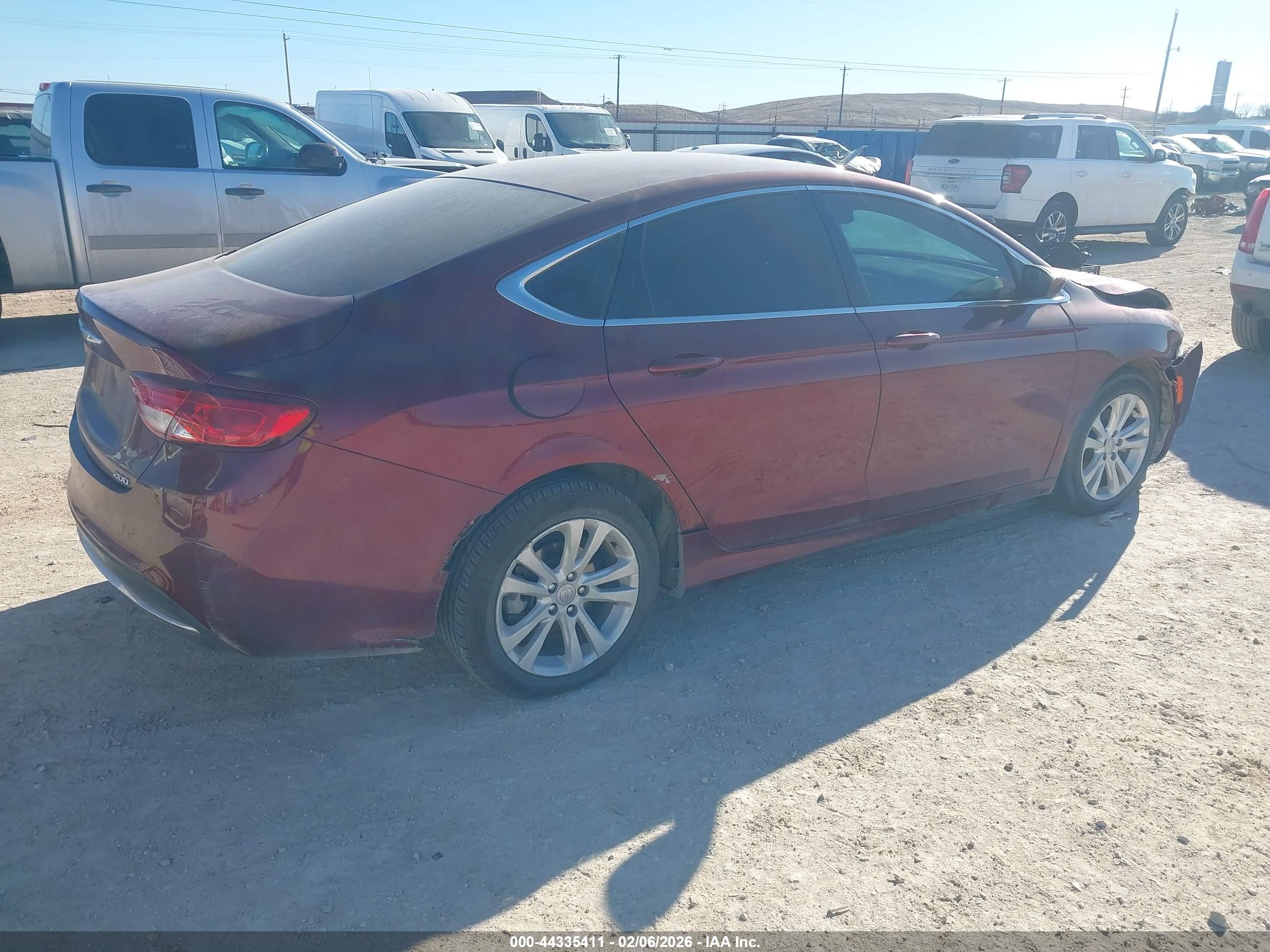 CHRYSLER 200 image 4