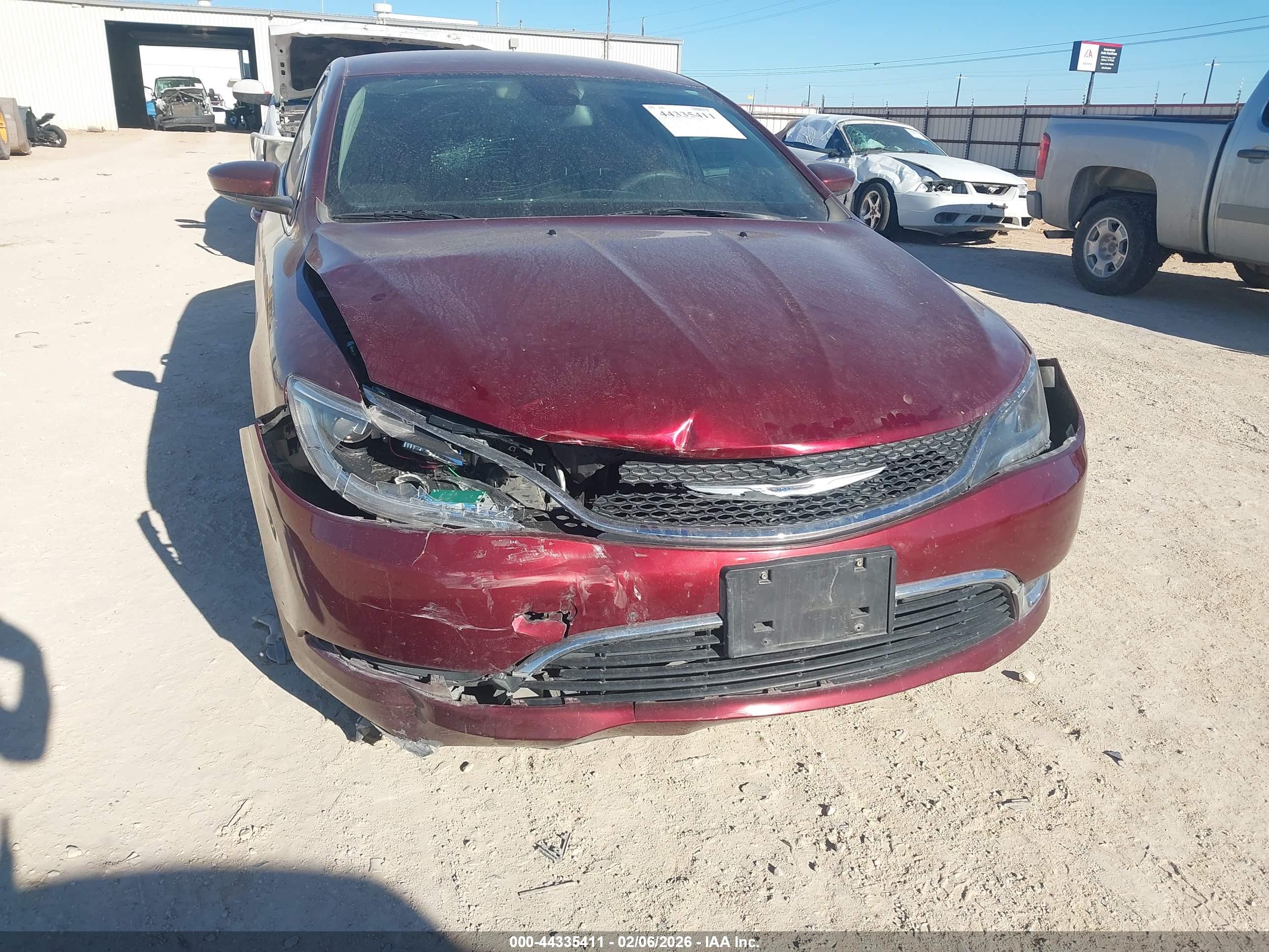 CHRYSLER 200 image 6