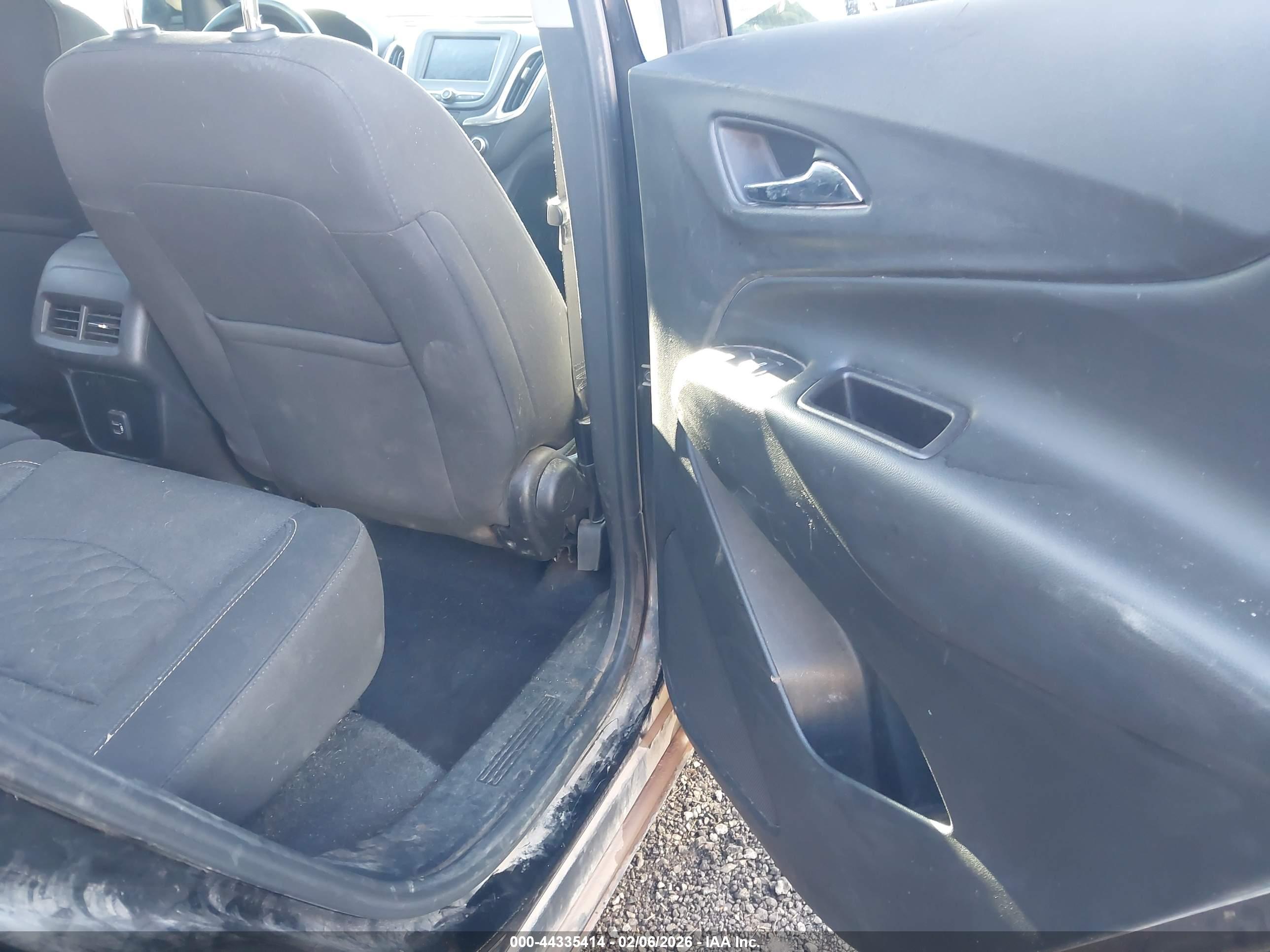 CHEVROLET EQUINOX image 8