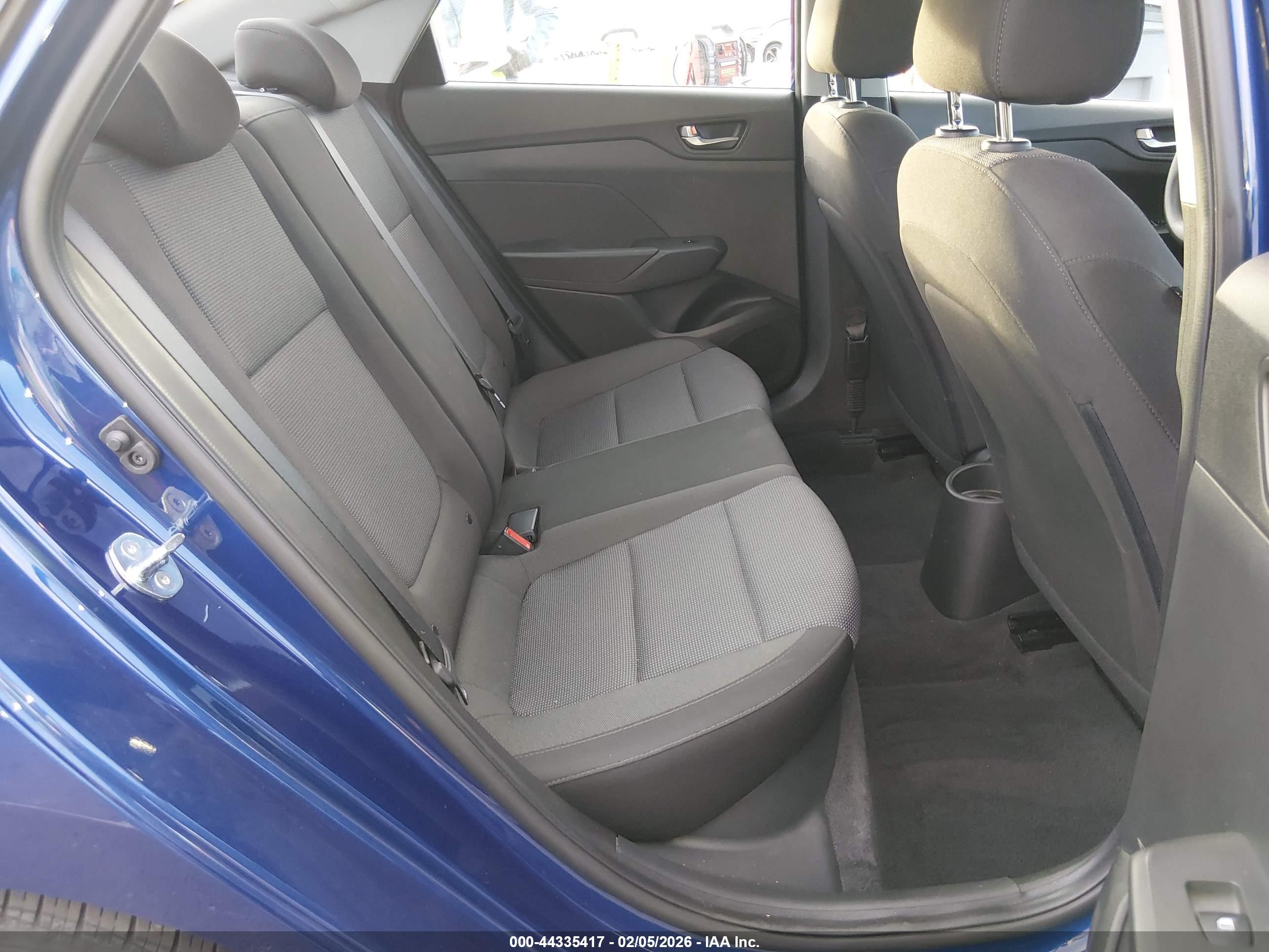 HYUNDAI ACCENT image 8