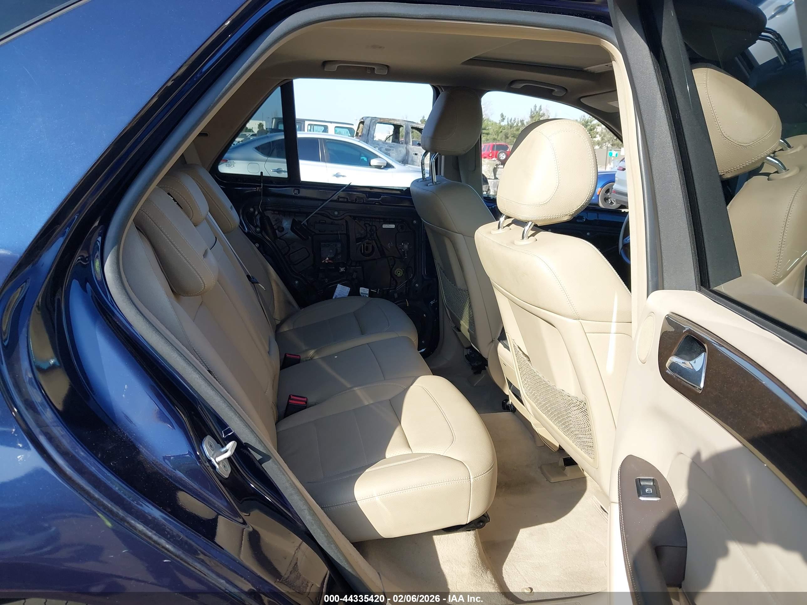 MERCEDES-BENZ ML image 8