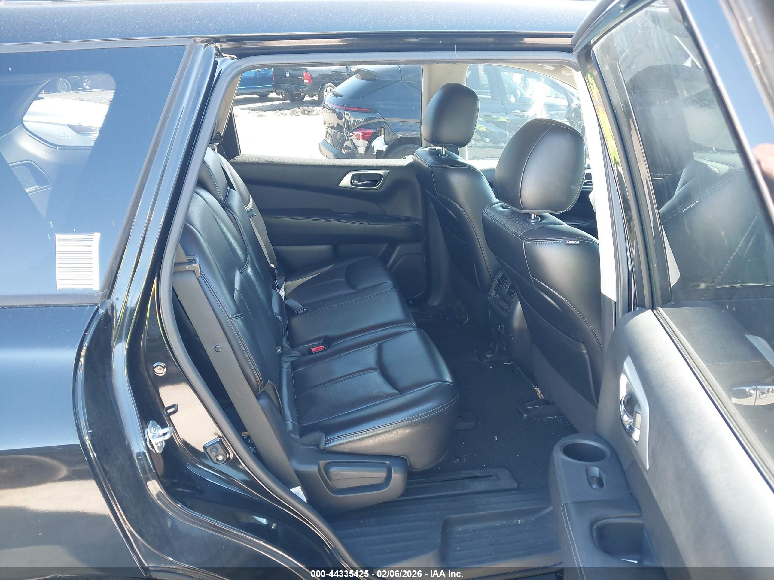 NISSAN PATHFINDER image 8