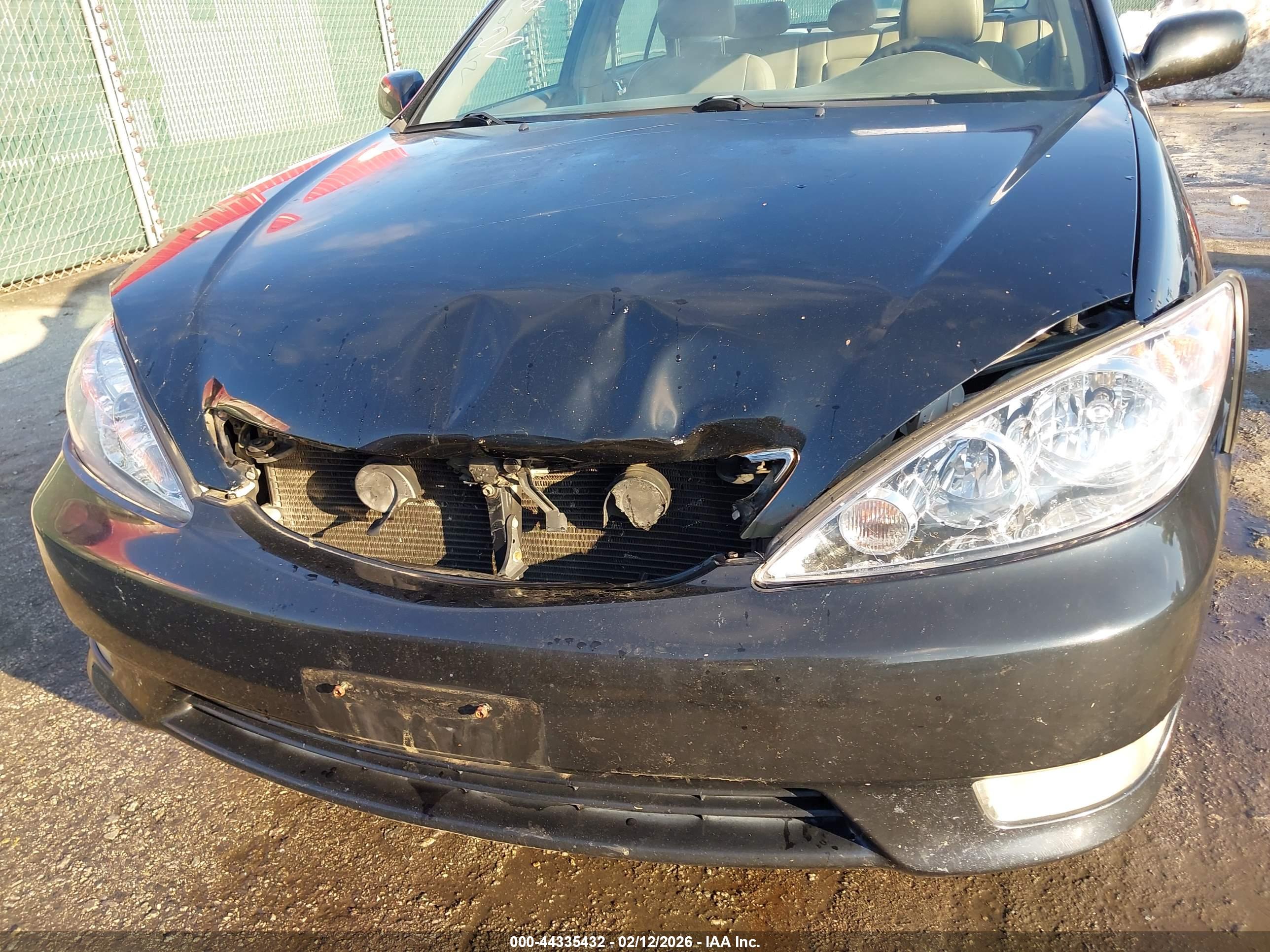 TOYOTA CAMRY image 6