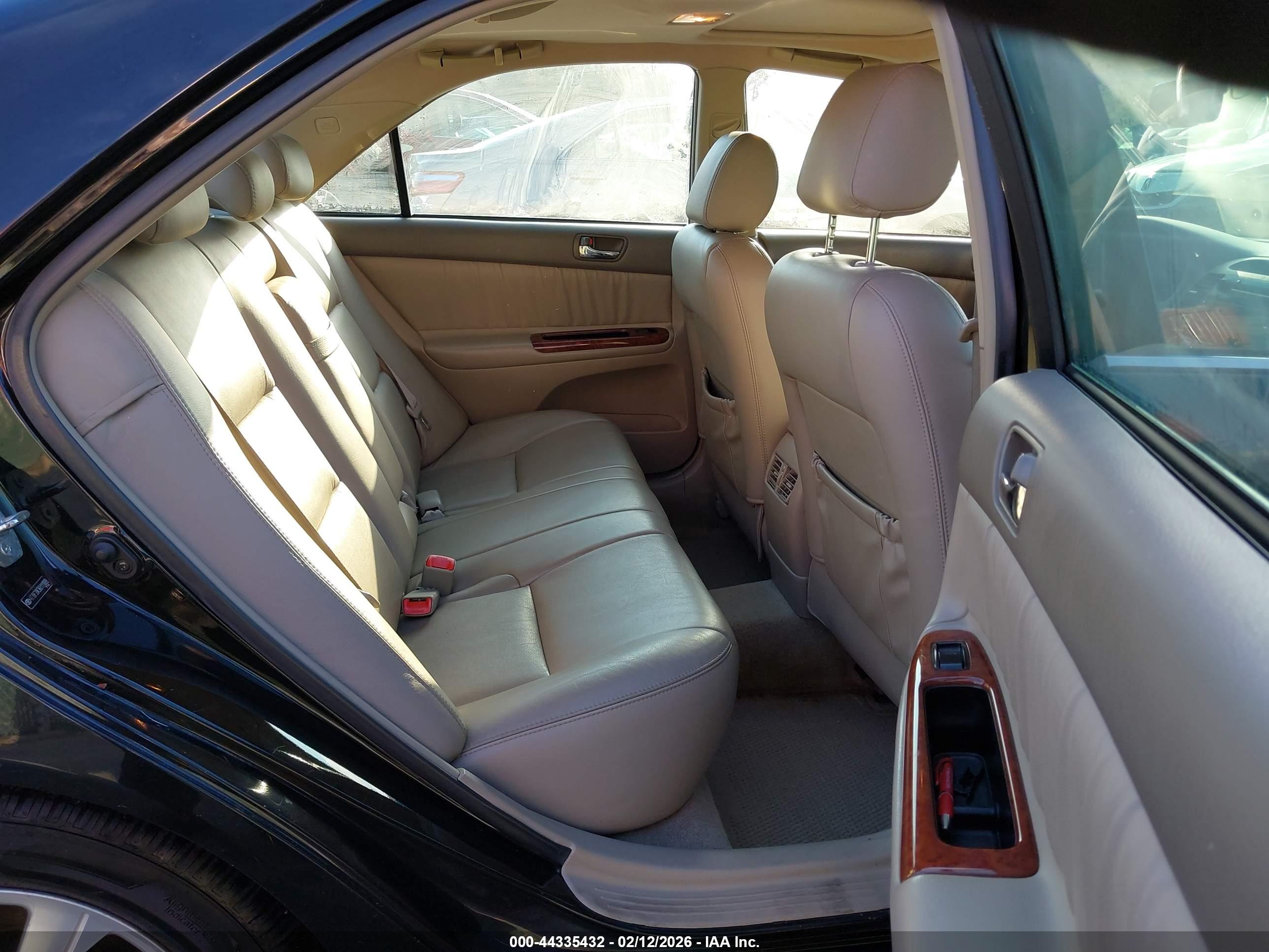 TOYOTA CAMRY image 8