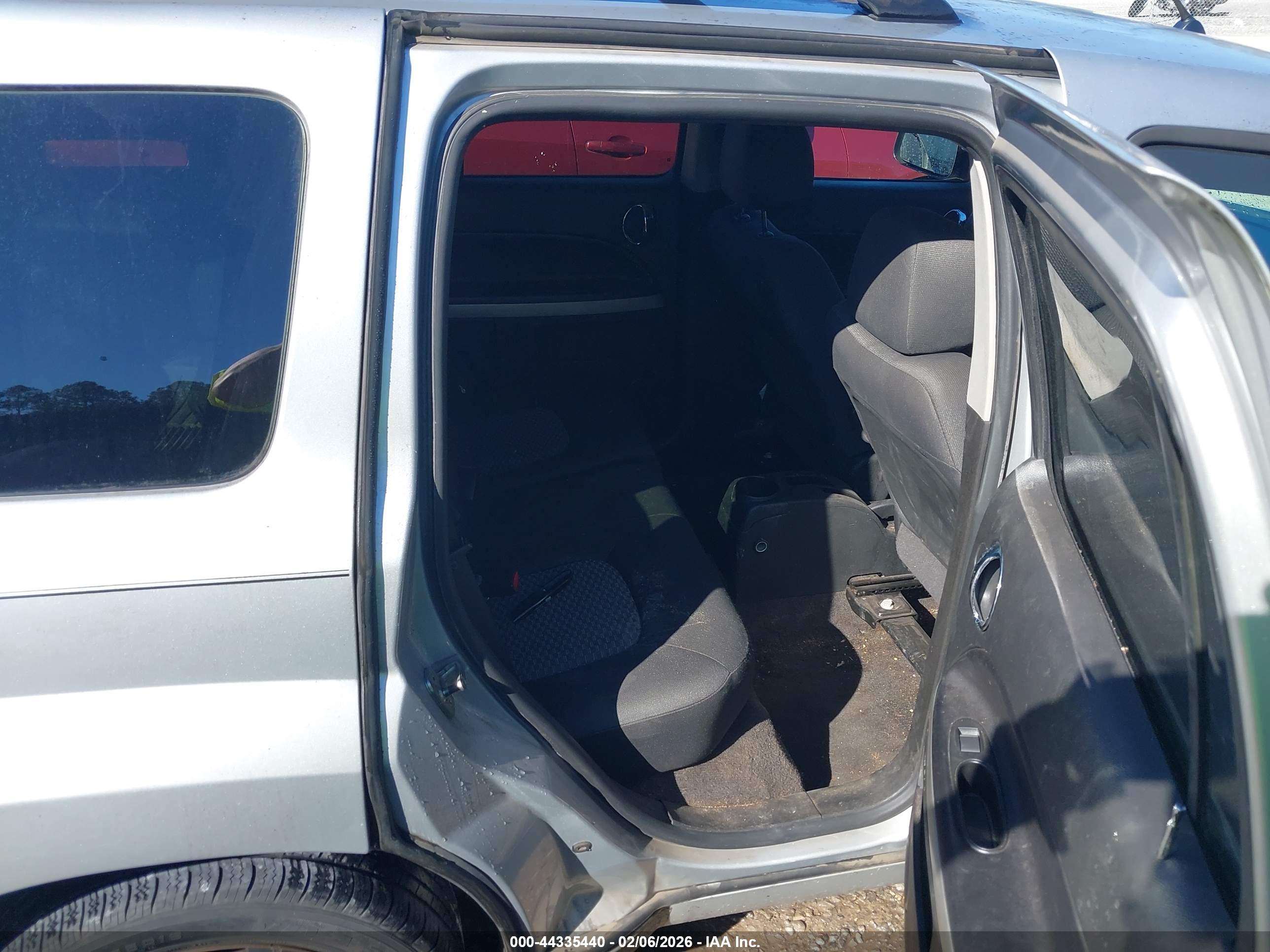 CHEVROLET HHR image 8