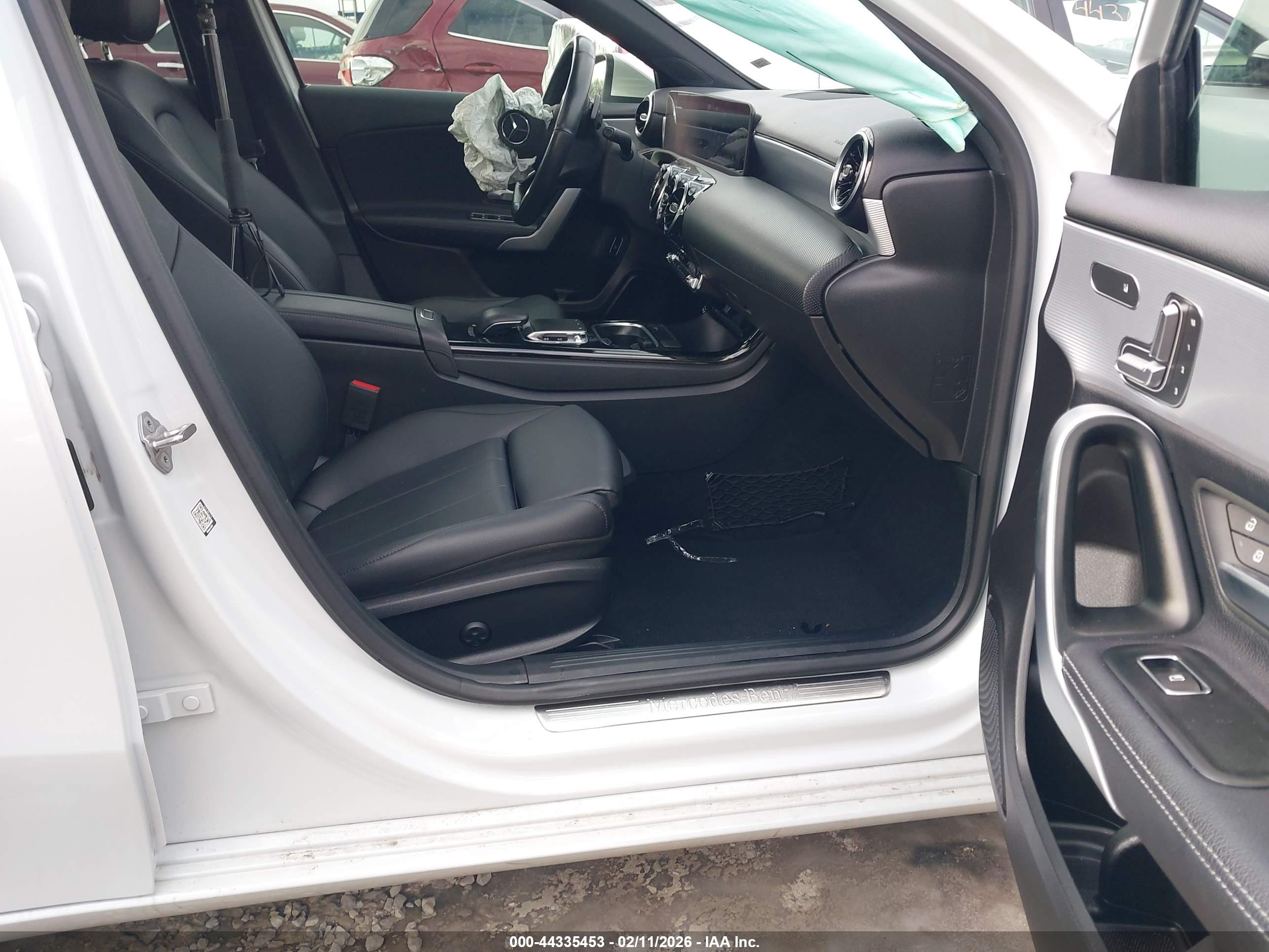 MERCEDES-BENZ A image 5