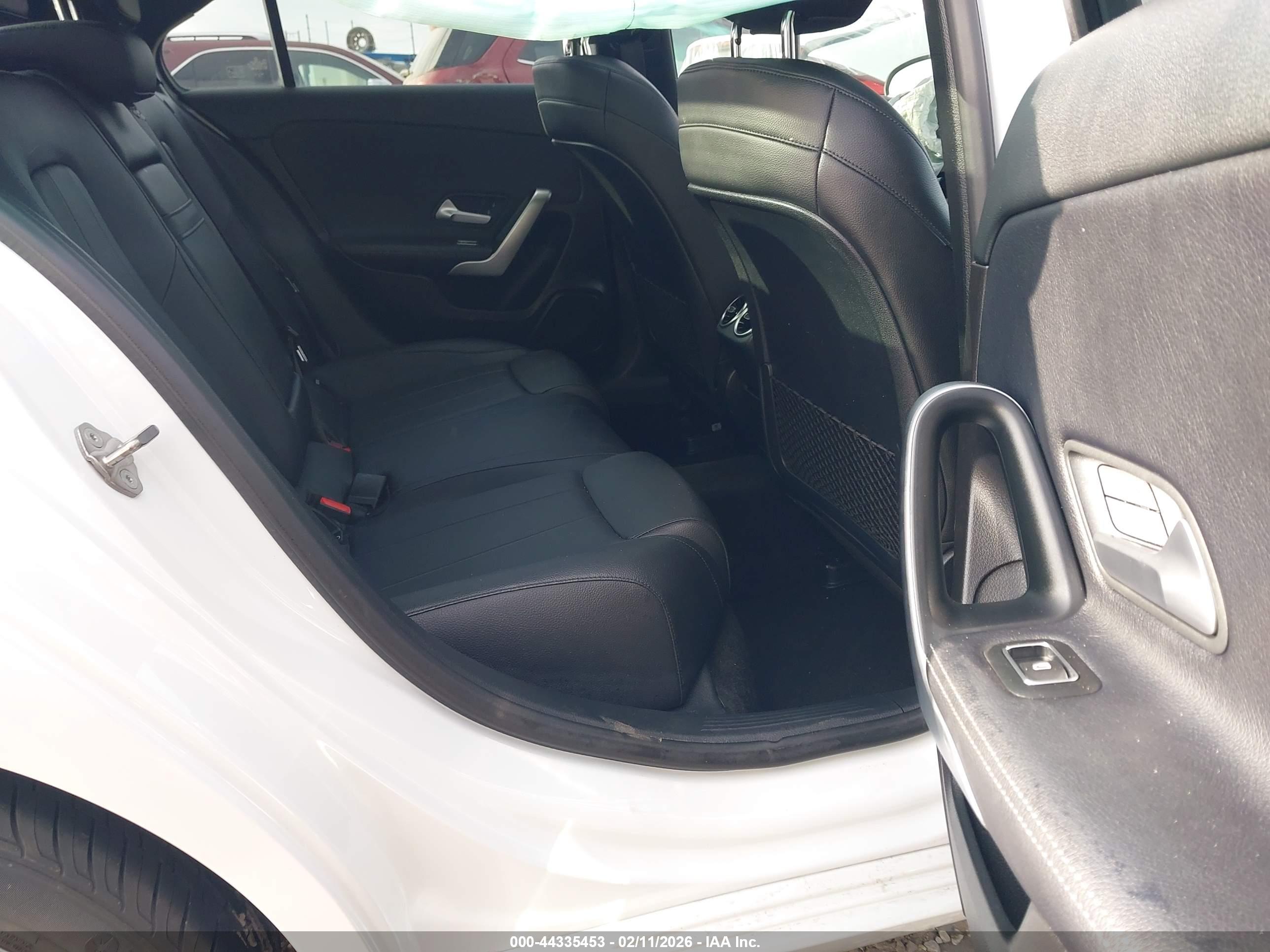 MERCEDES-BENZ A image 8