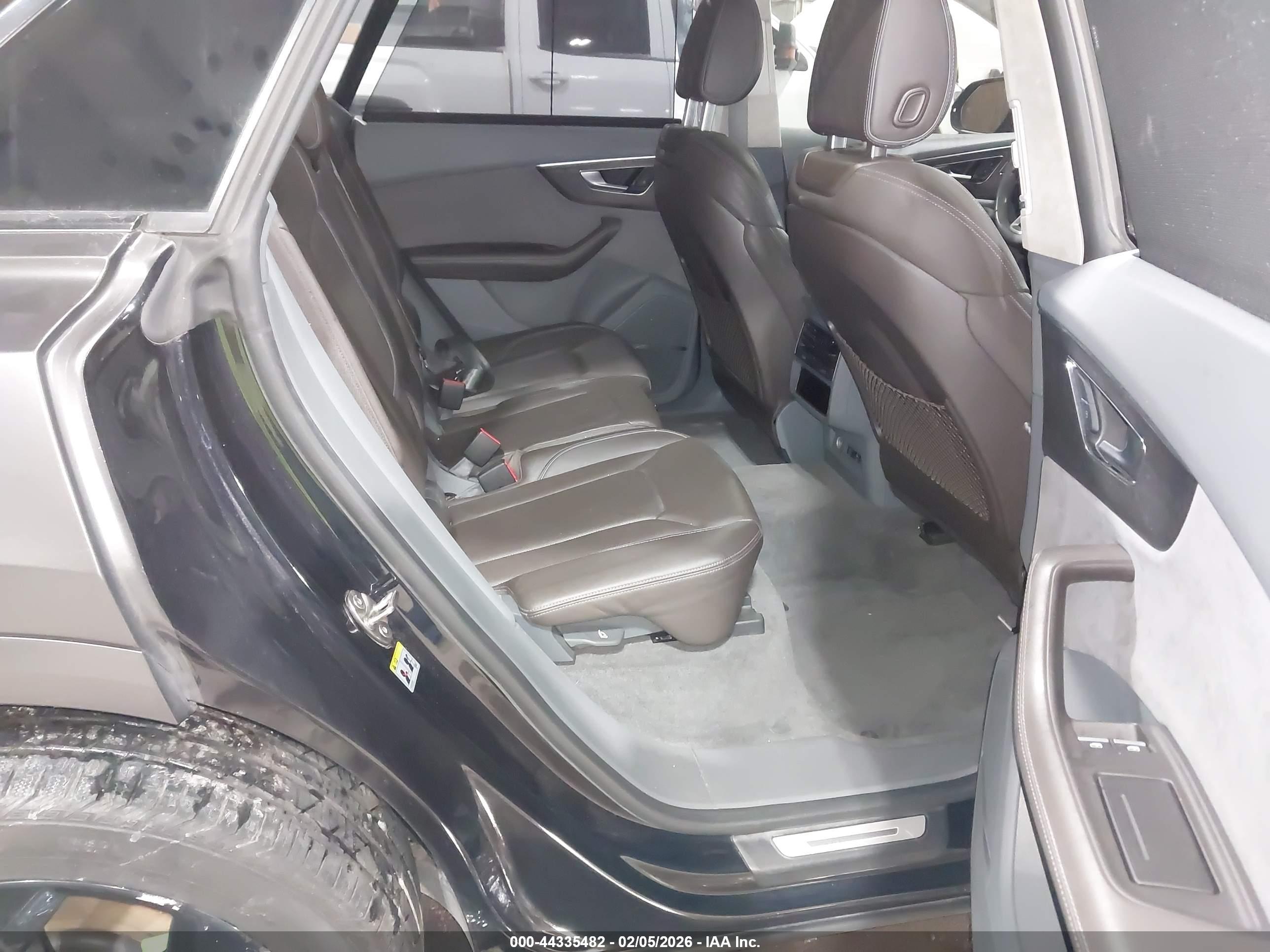 AUDI Q8 image 8