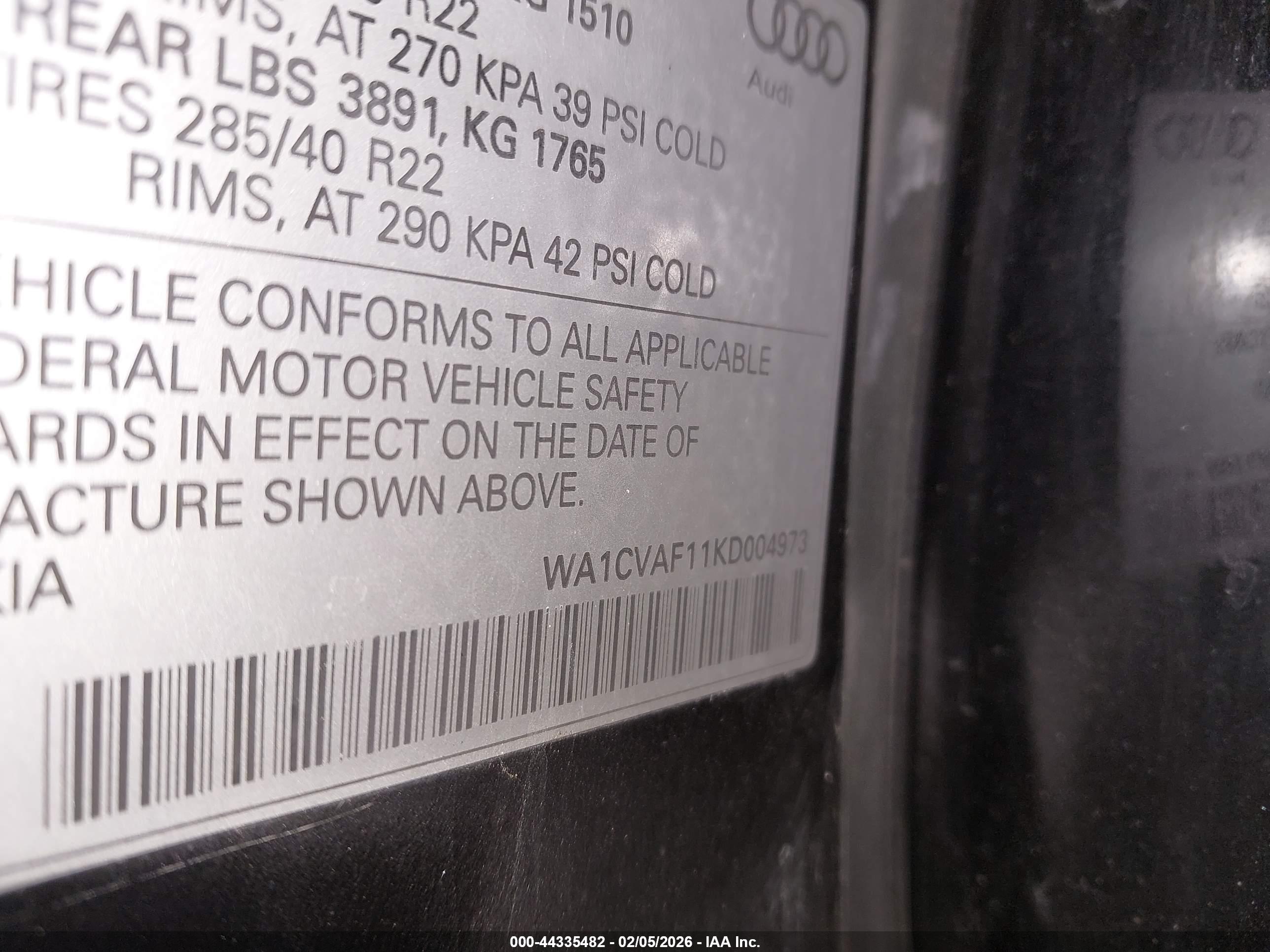 AUDI Q8 image 9