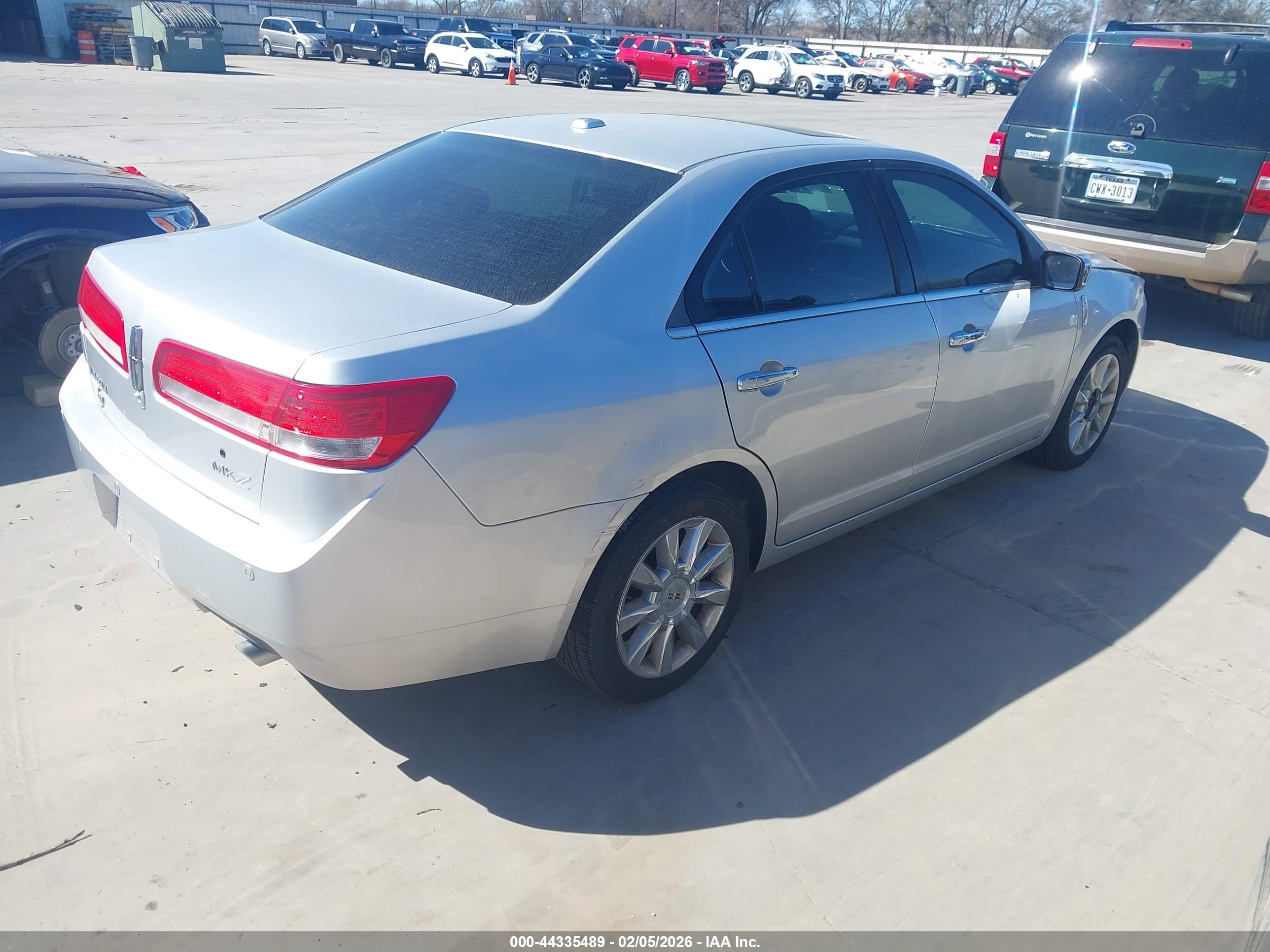 LINCOLN MKZ image 4