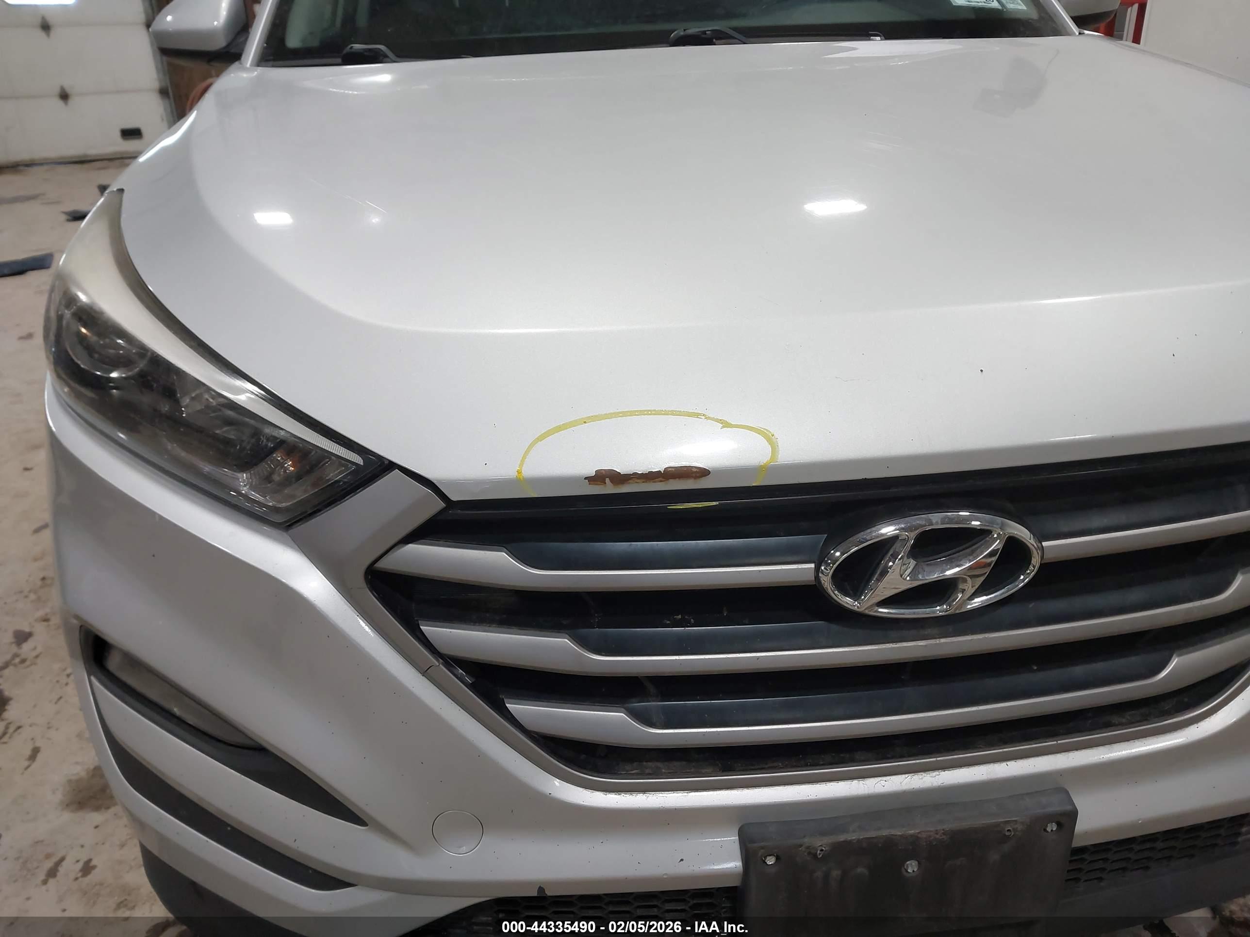 HYUNDAI TUCSON image 6