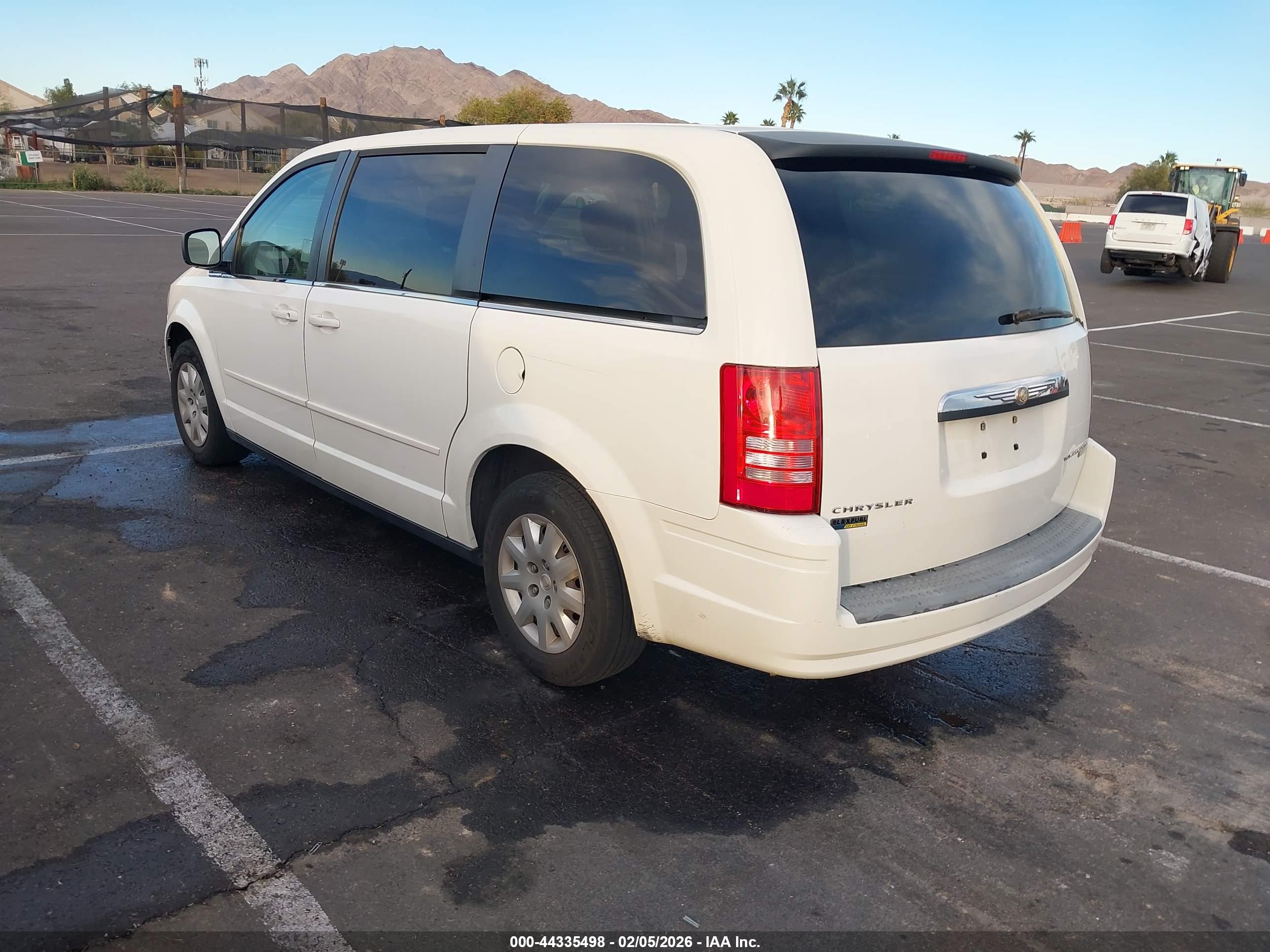 CHRYSLER TOWN image 3