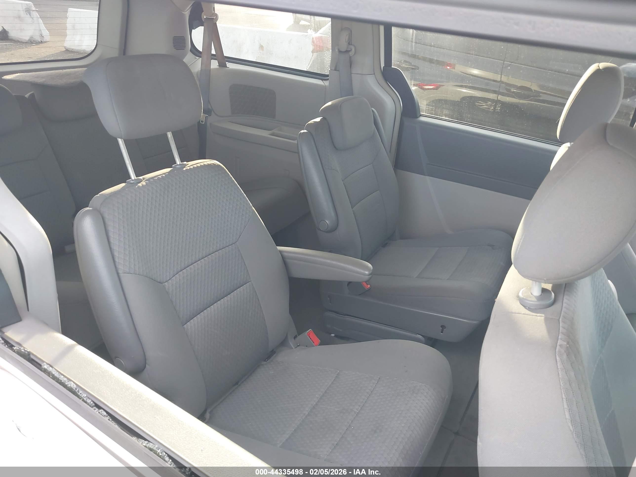 CHRYSLER TOWN image 8
