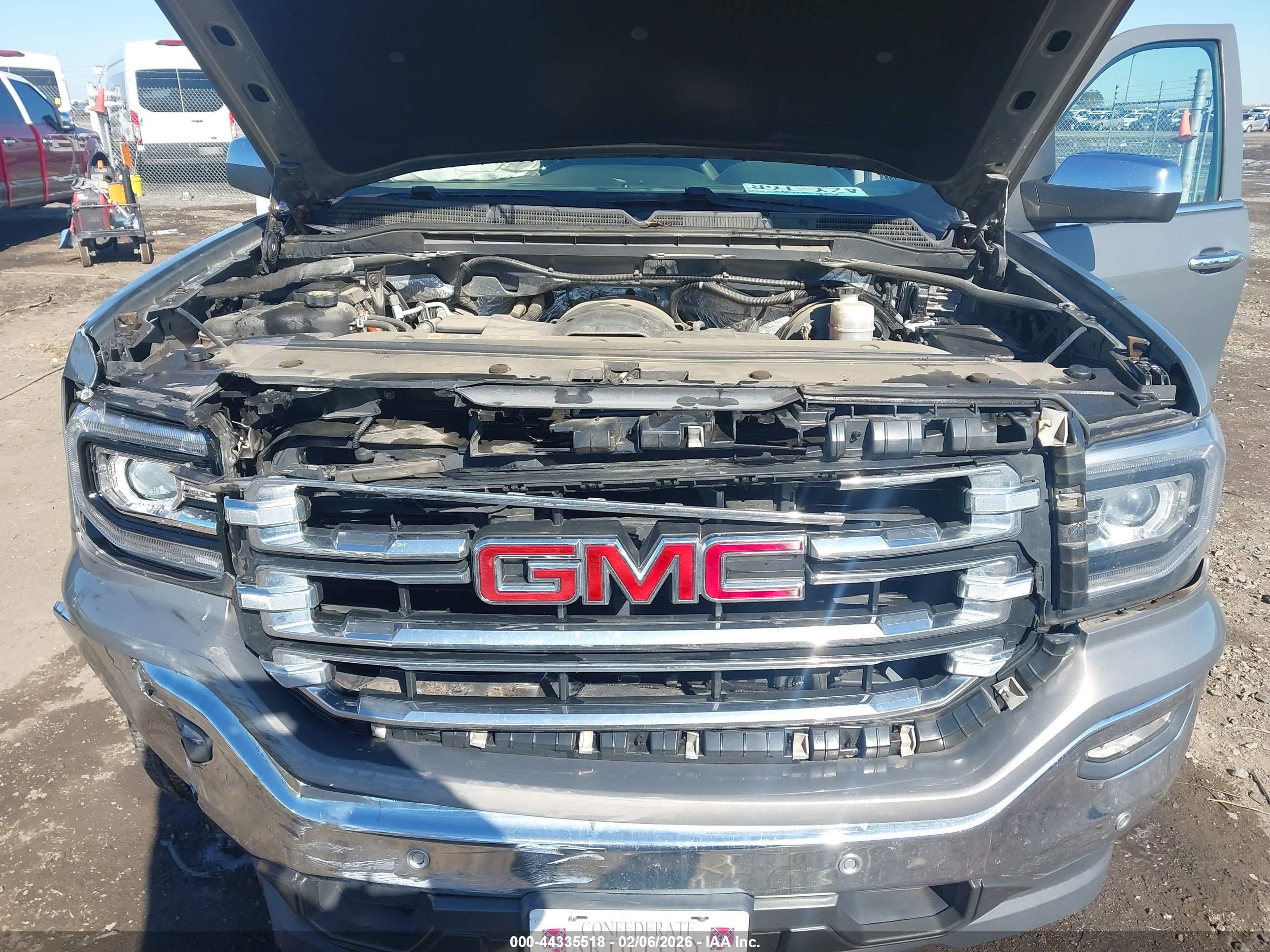 GMC SIERRA image 10