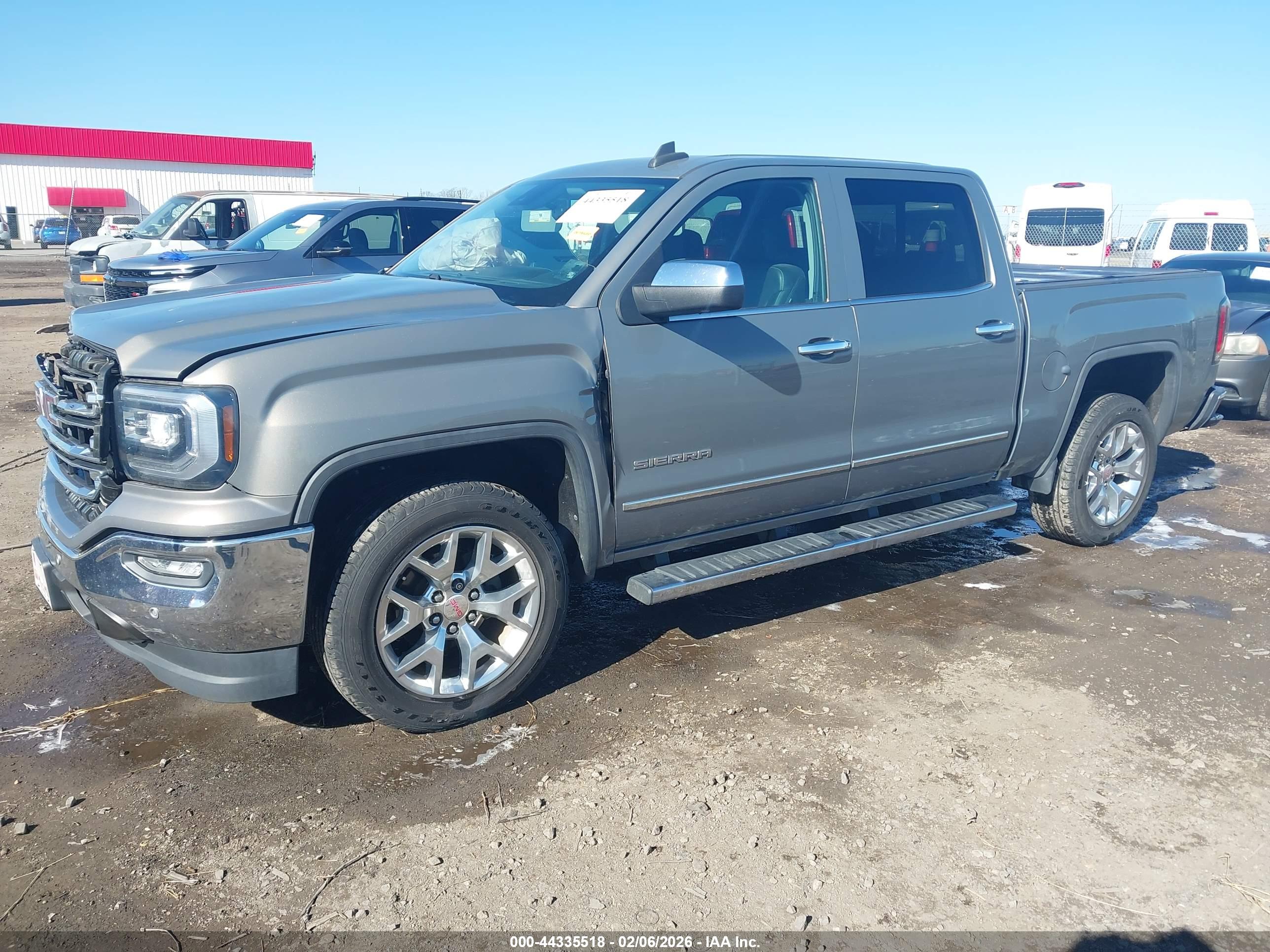 GMC SIERRA image 2