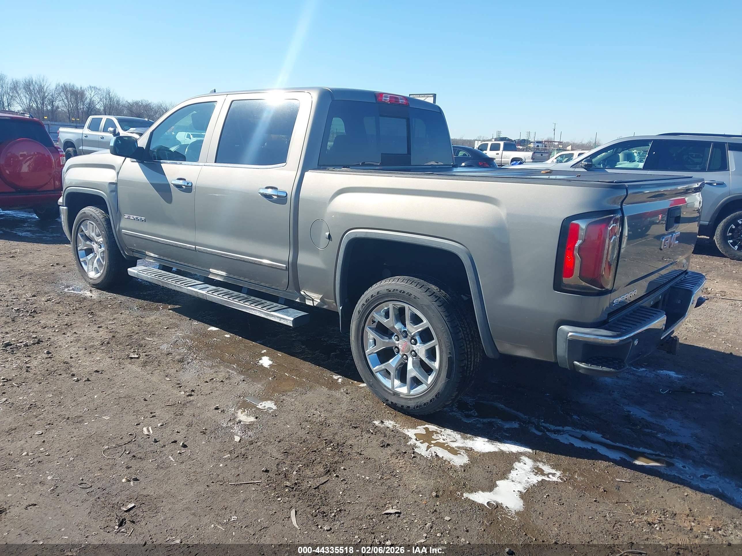 GMC SIERRA image 3