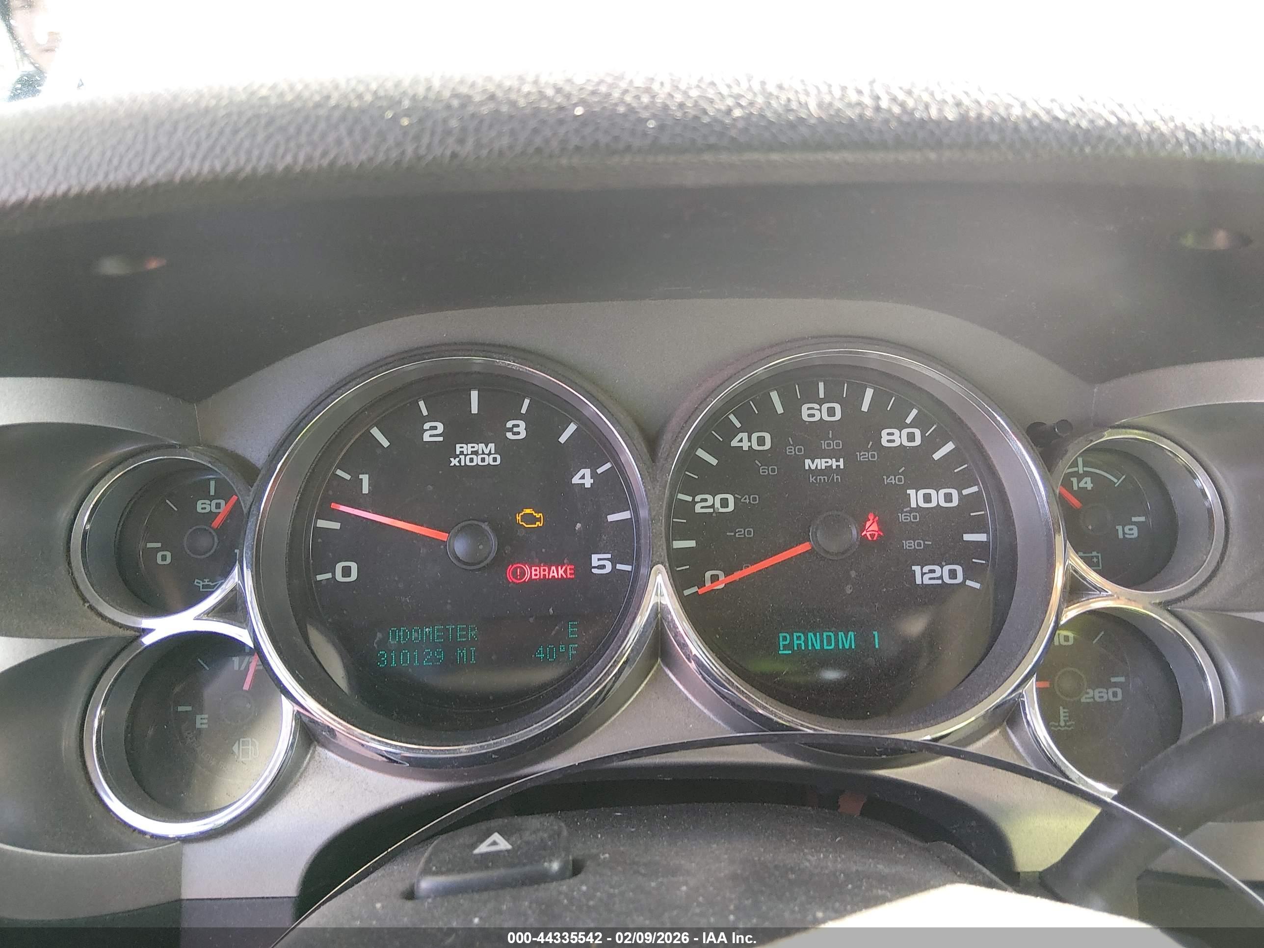 CHEVROLET SILVERADO image 6