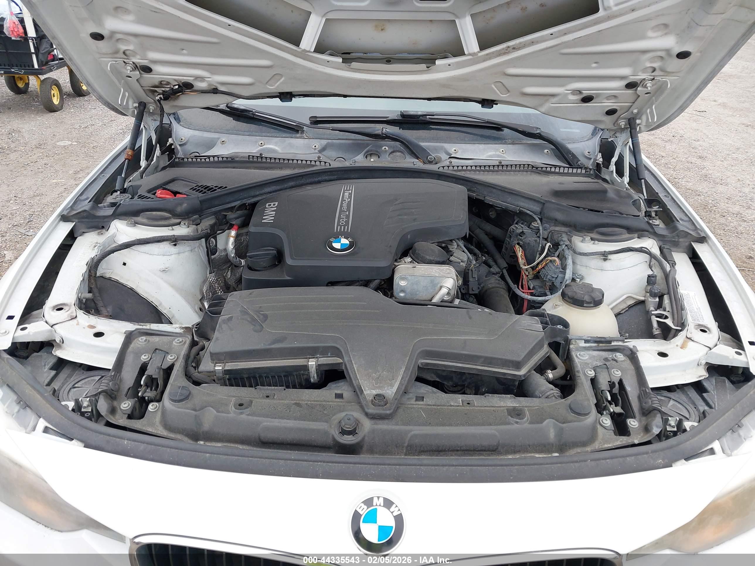 BMW 320I image 10
