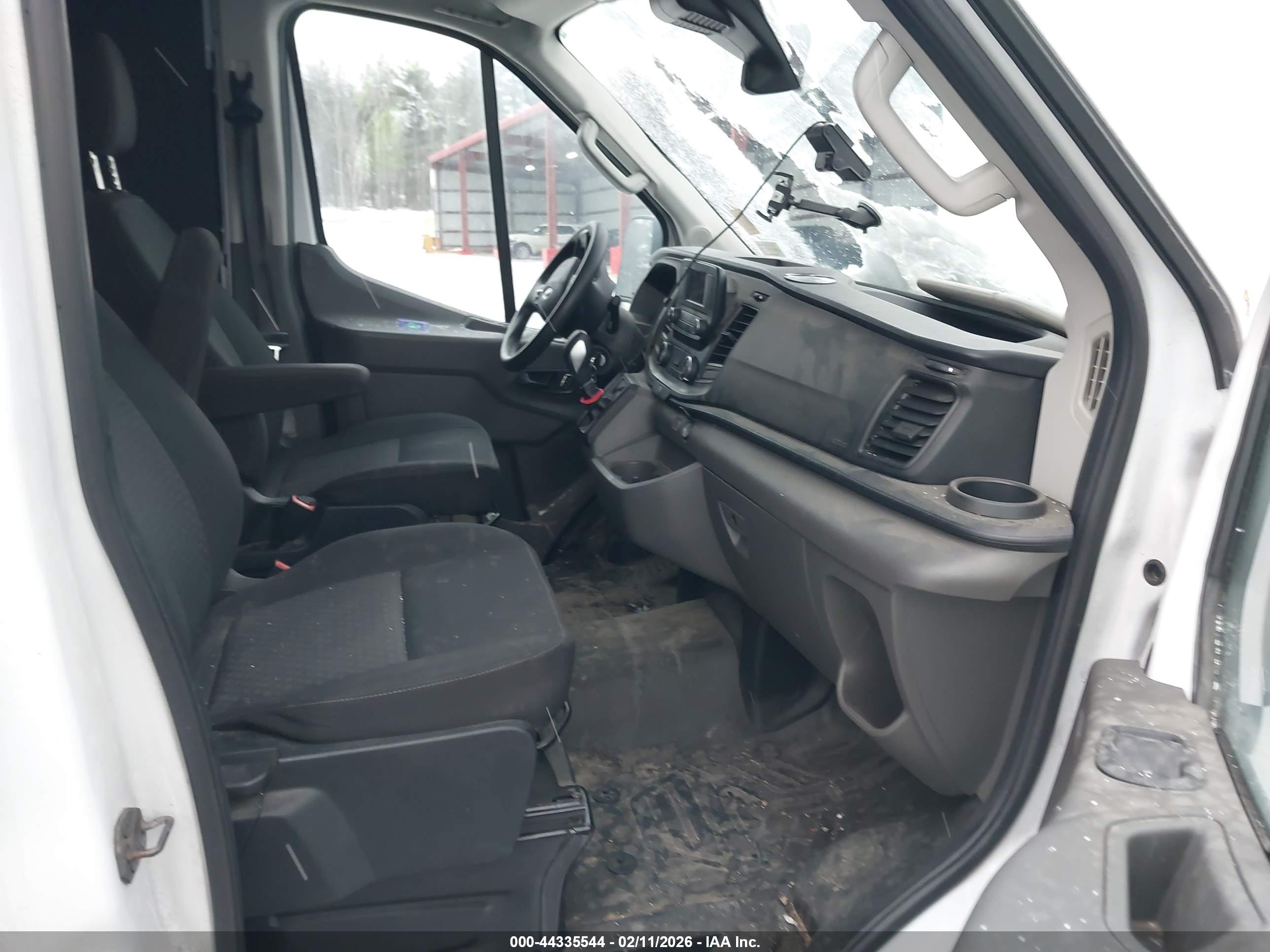 FORD TRANSIT-250 image 5