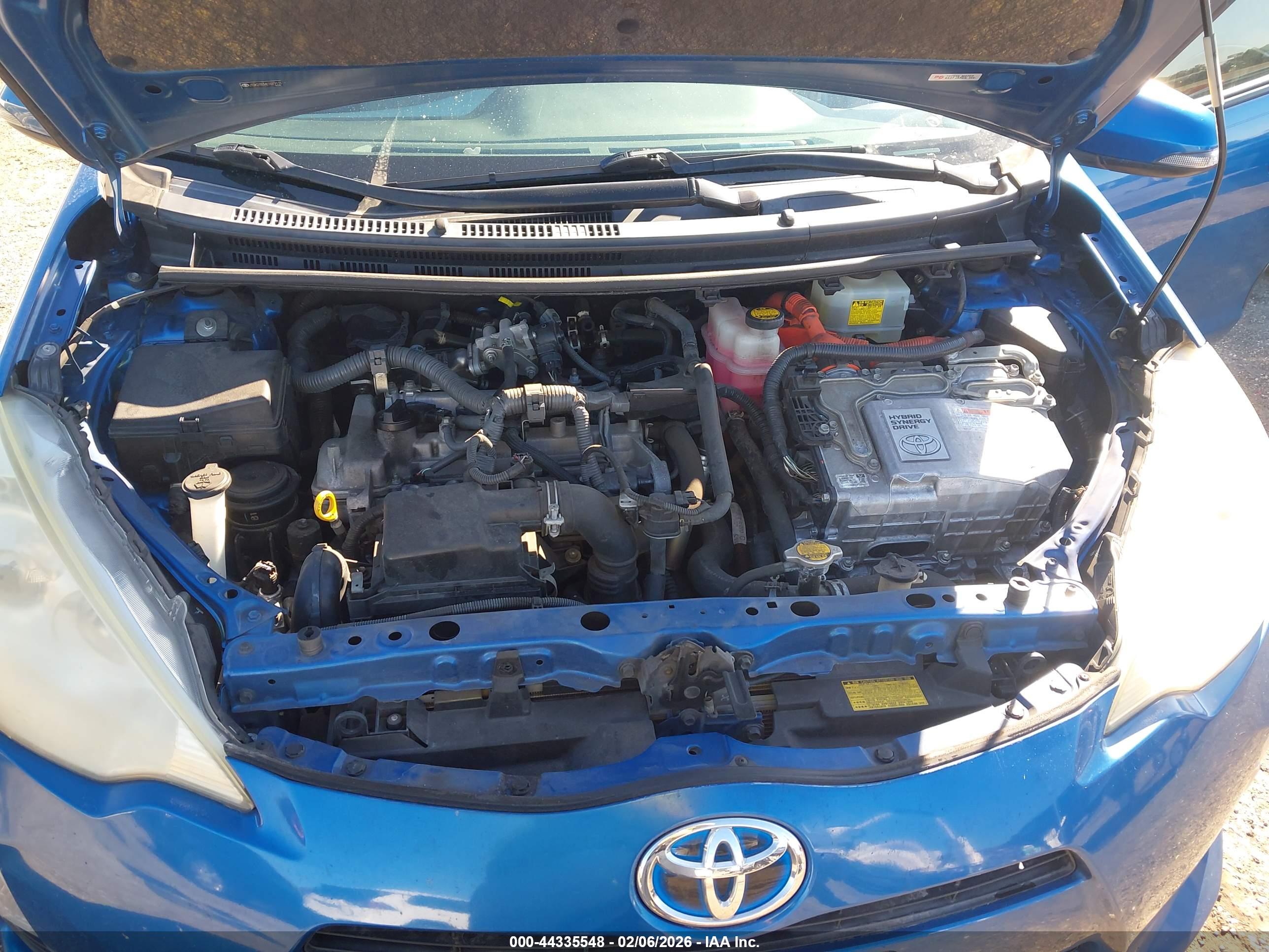 TOYOTA PRIUS image 10