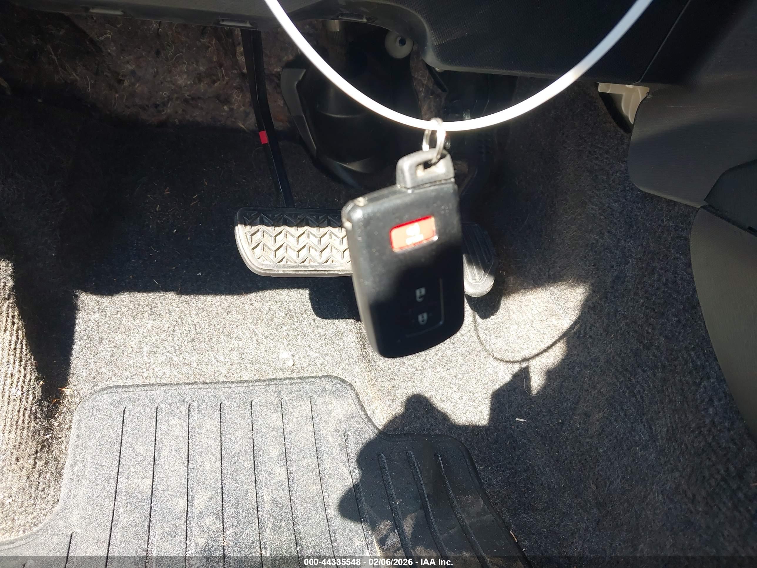 TOYOTA PRIUS image 11