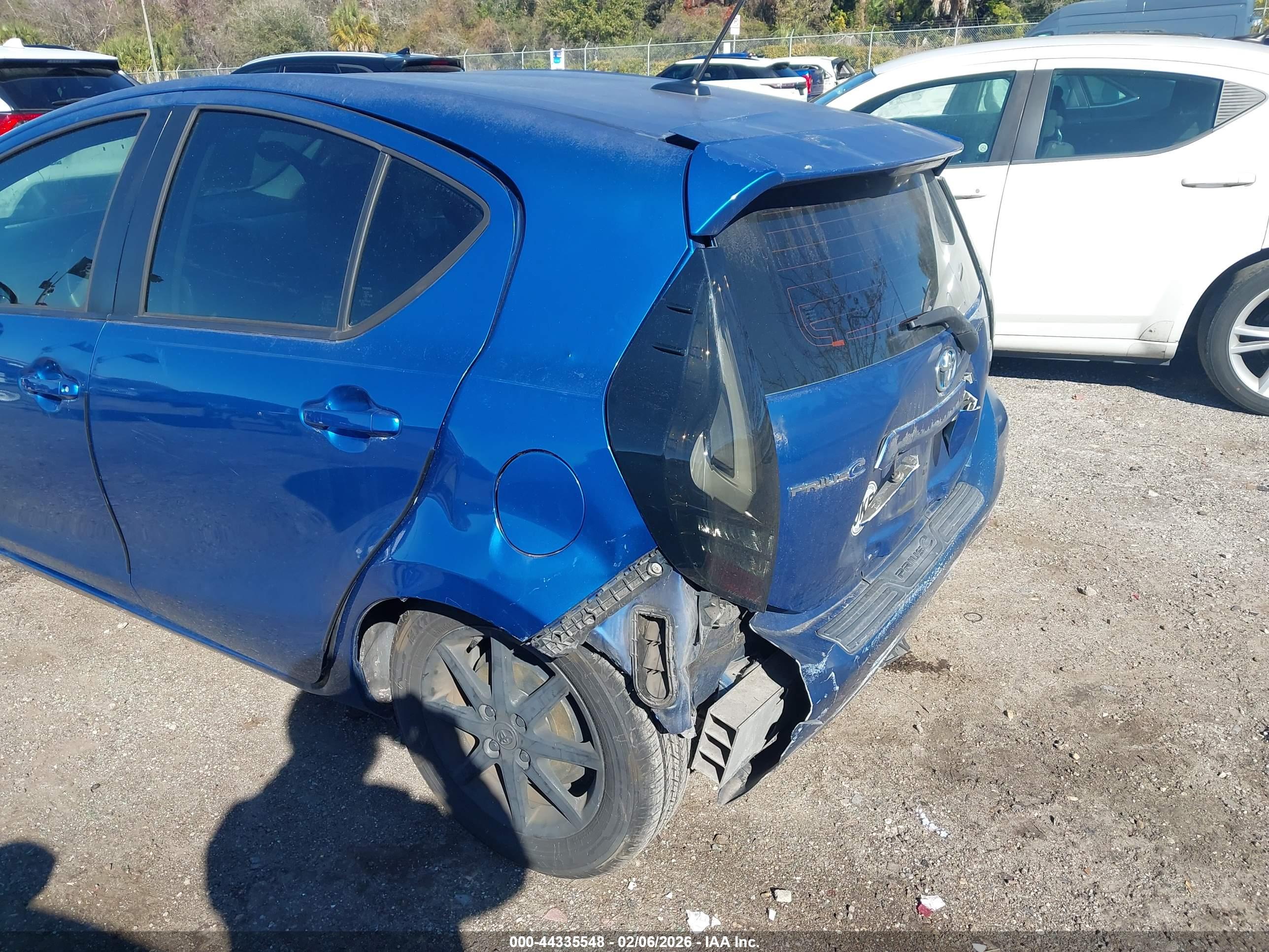 TOYOTA PRIUS image 6