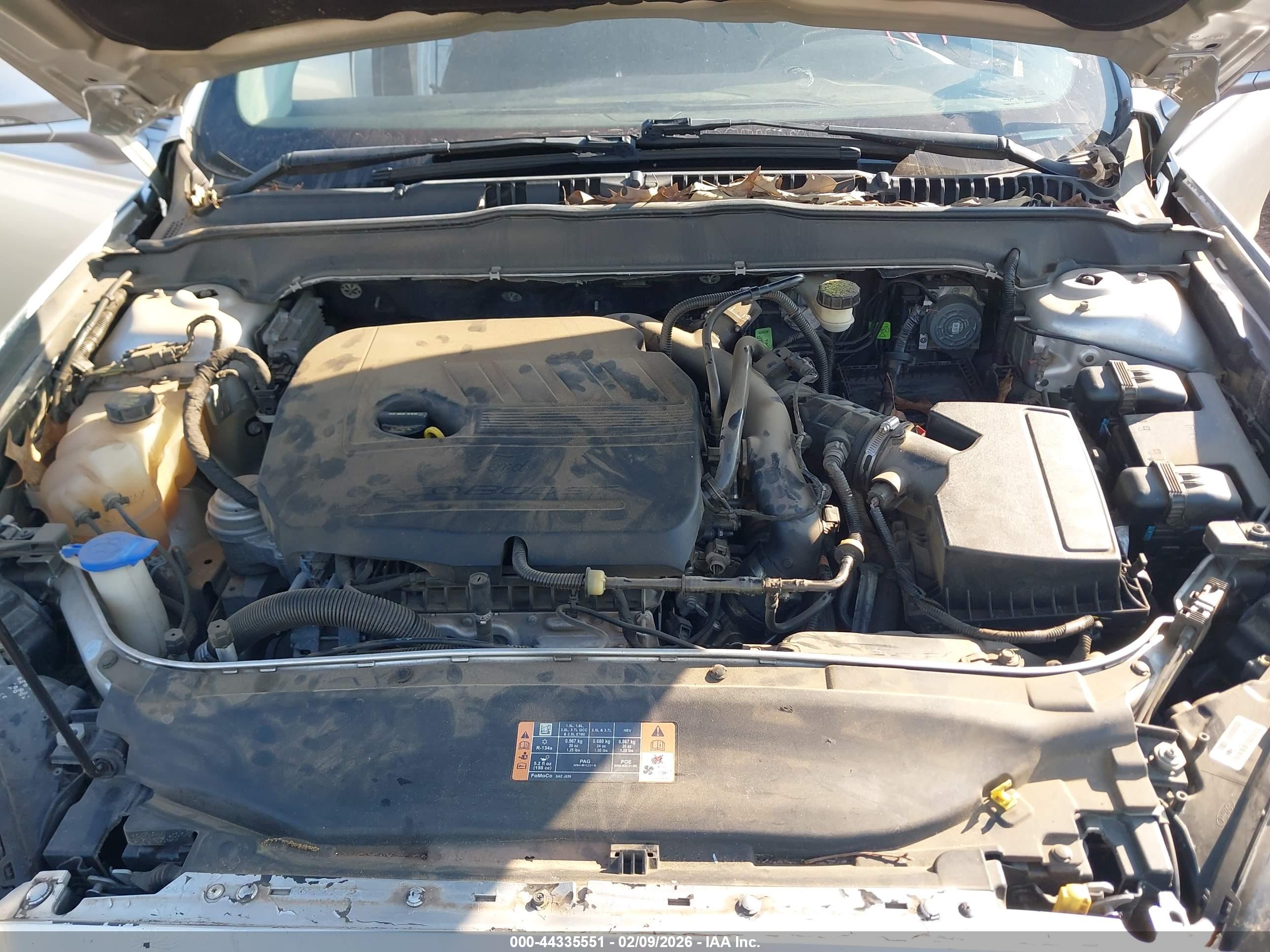 FORD FUSION image 10