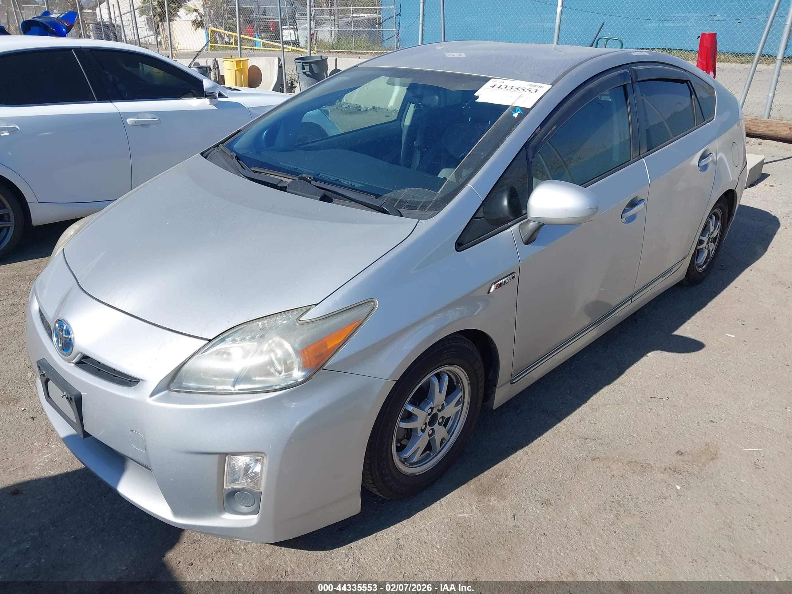TOYOTA PRIUS image 2
