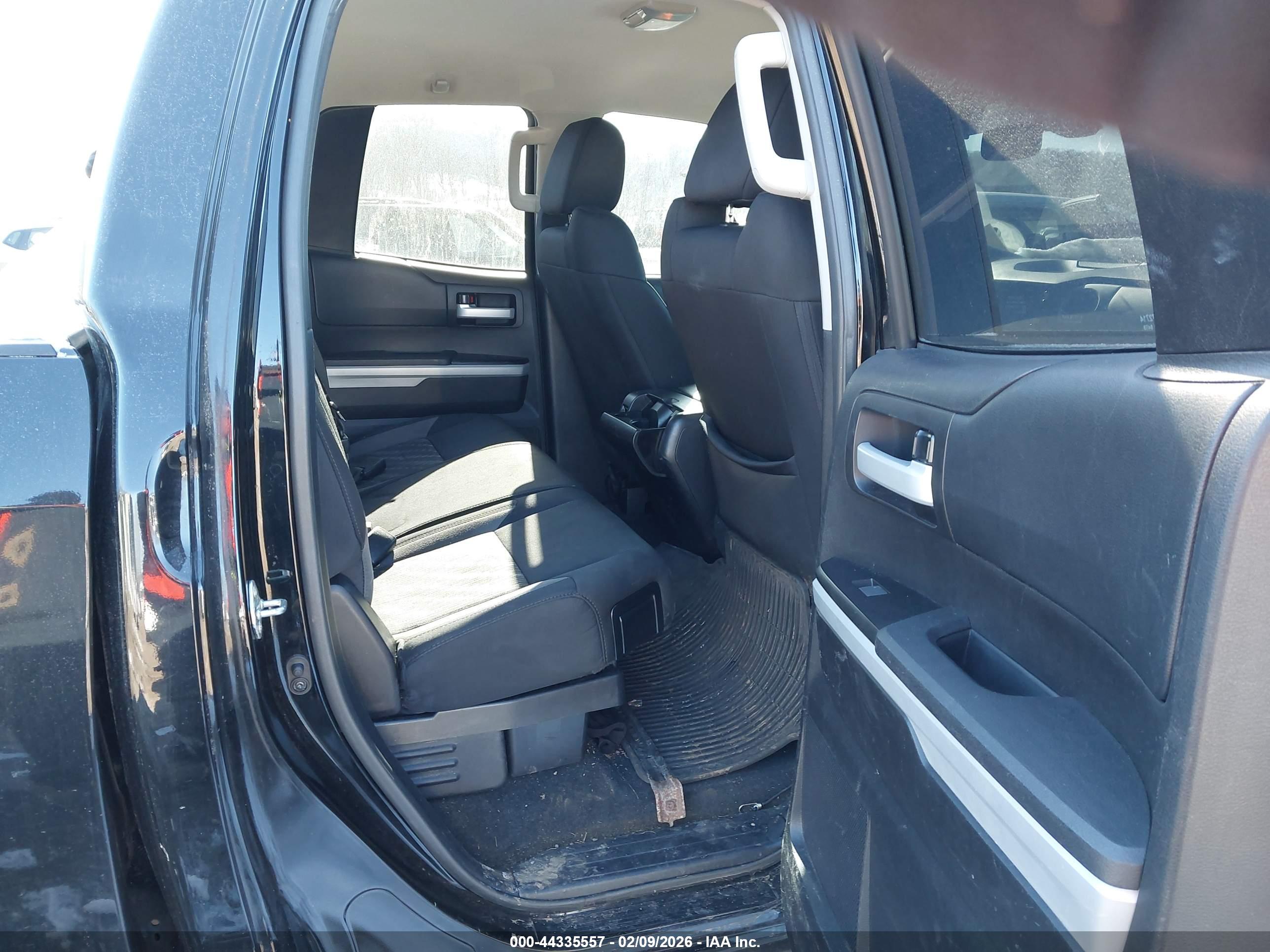 TOYOTA TUNDRA image 8