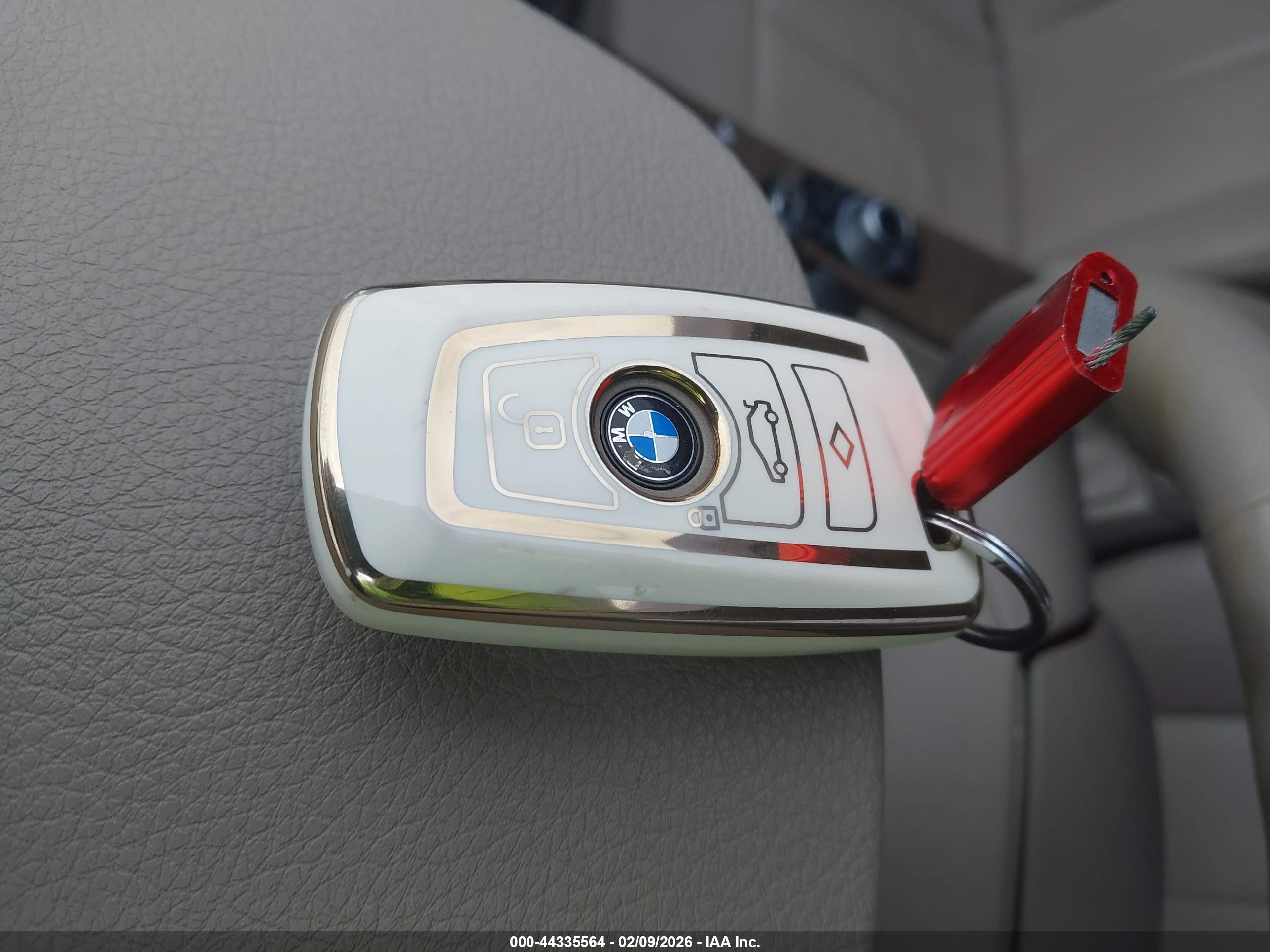 BMW 335I image 11
