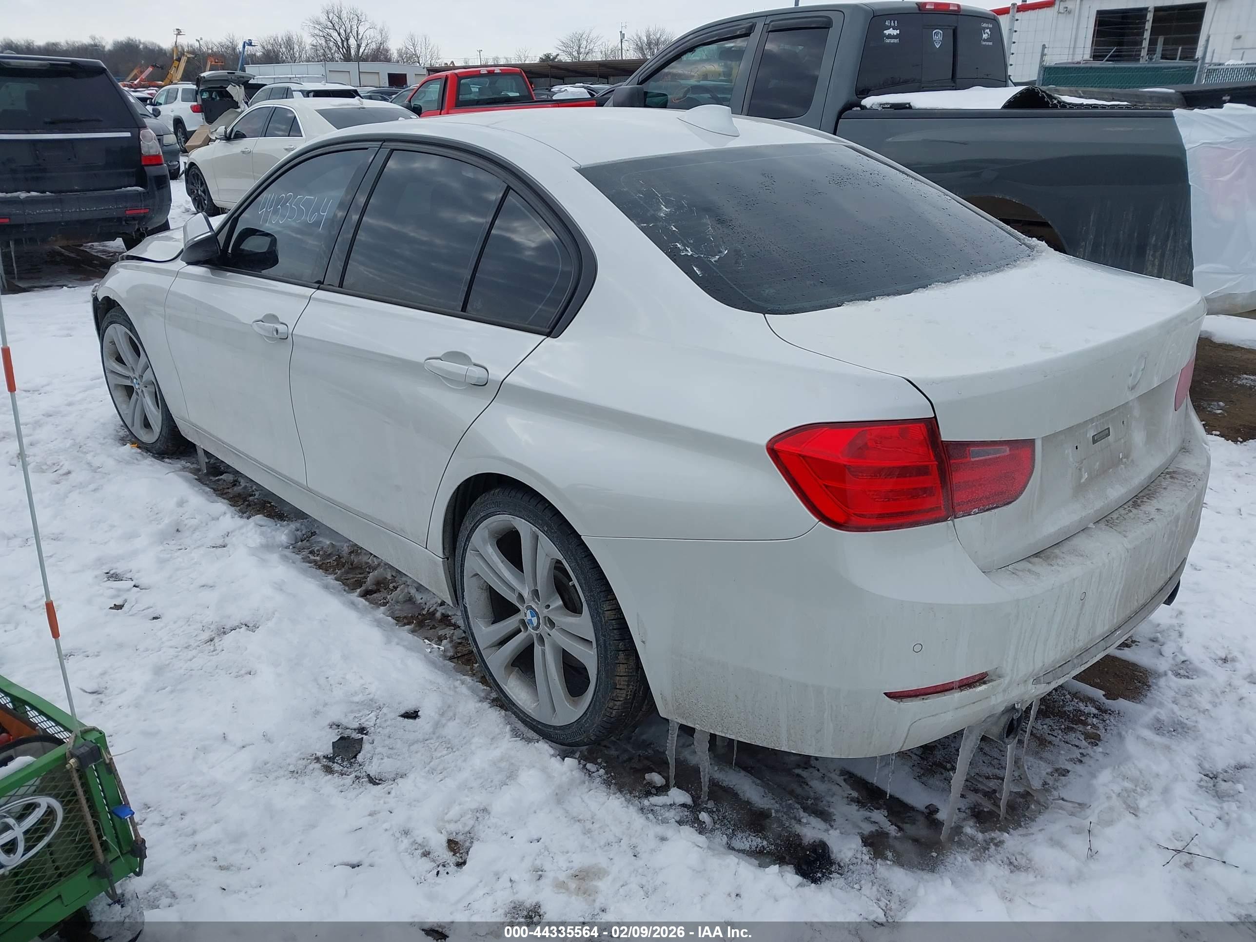 BMW 335I image 3