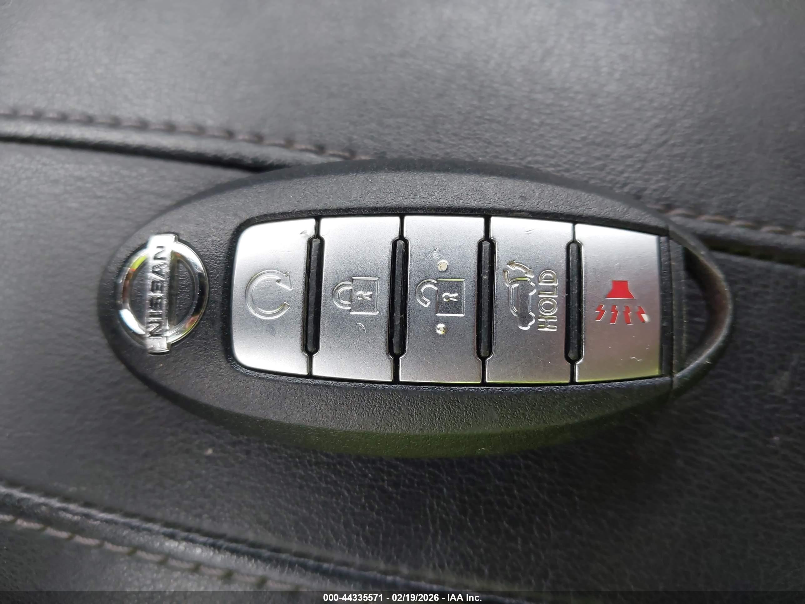 NISSAN ROGUE image 11