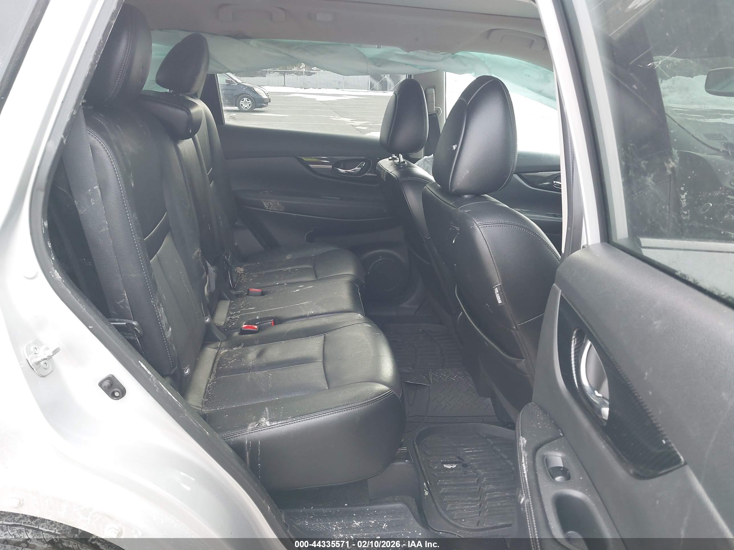 NISSAN ROGUE image 8