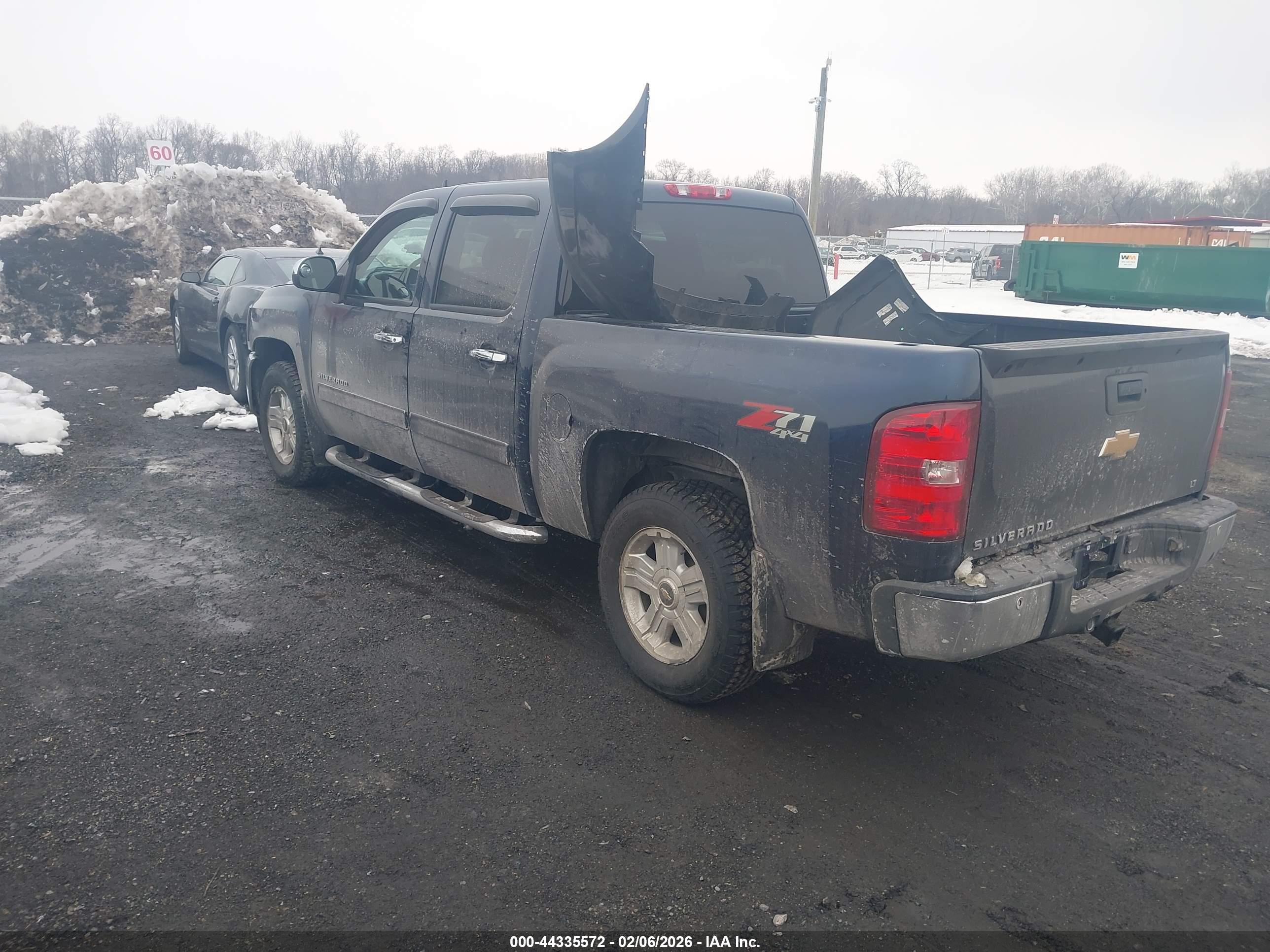 CHEVROLET SILVERADO image 3