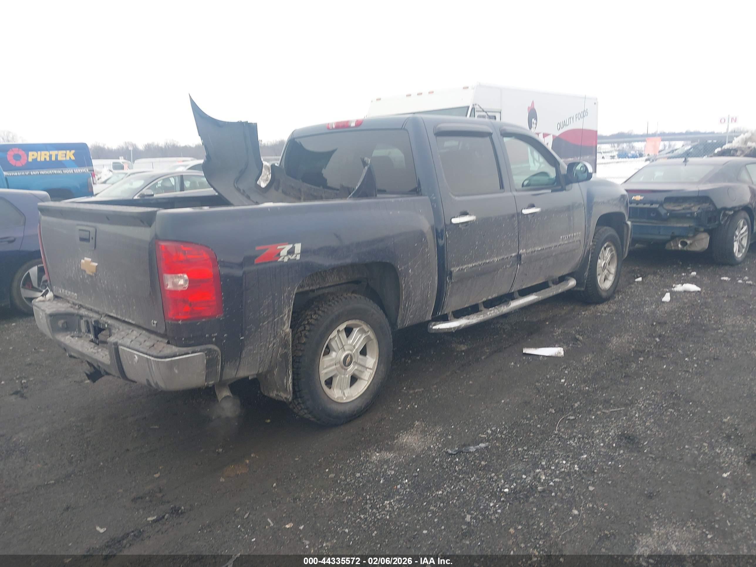 CHEVROLET SILVERADO image 4