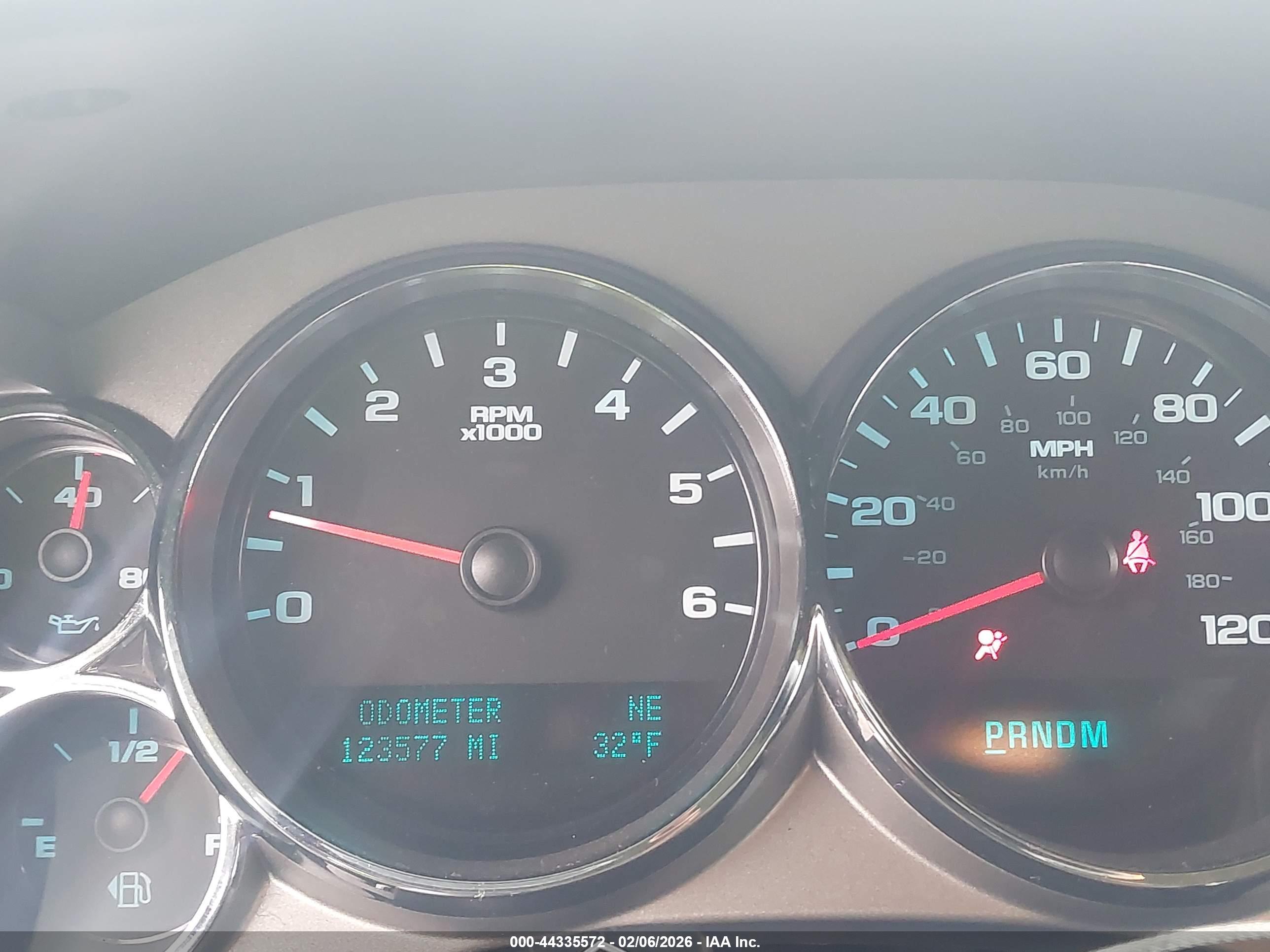 CHEVROLET SILVERADO image 7