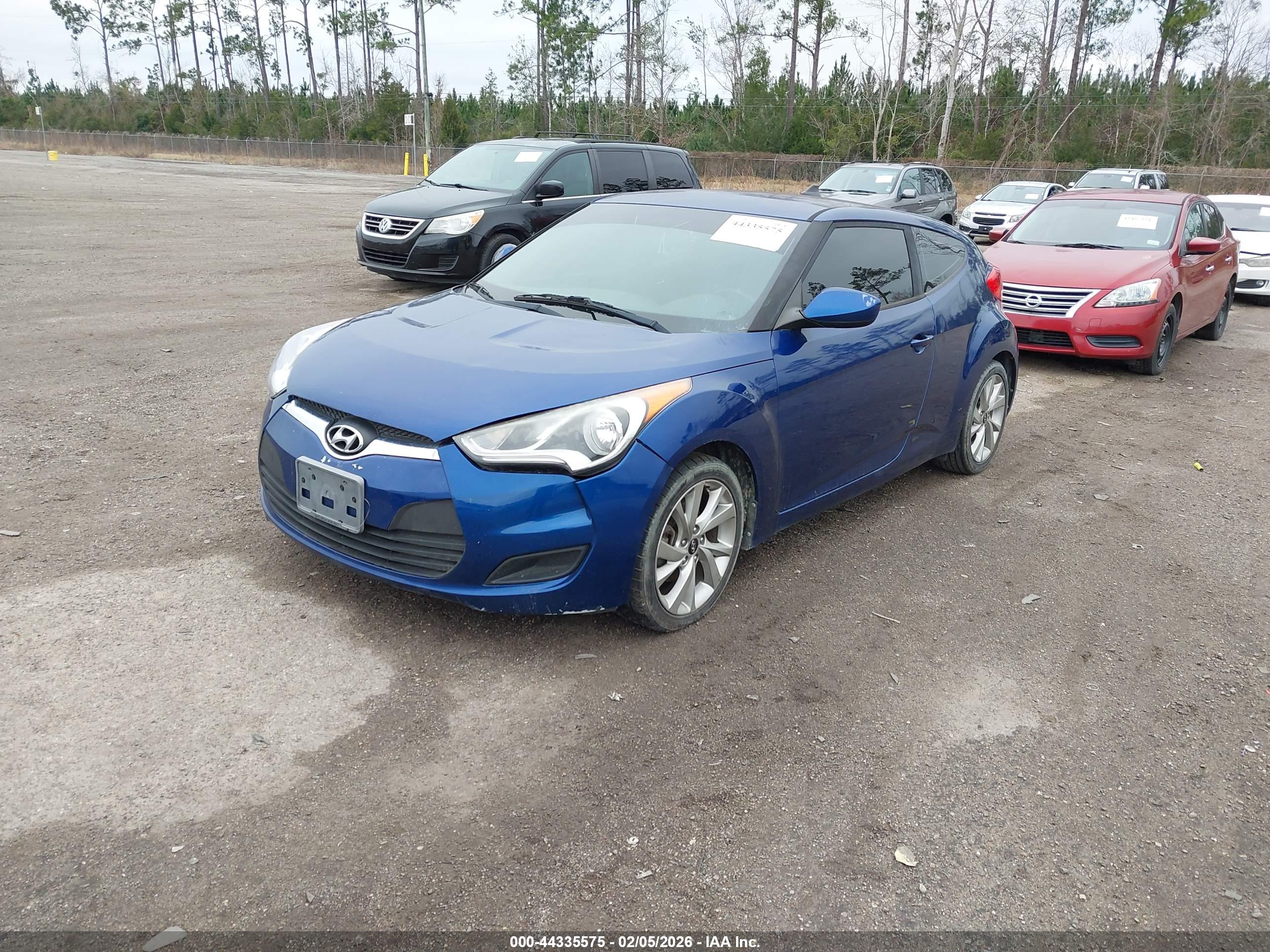 HYUNDAI VELOSTER image 2