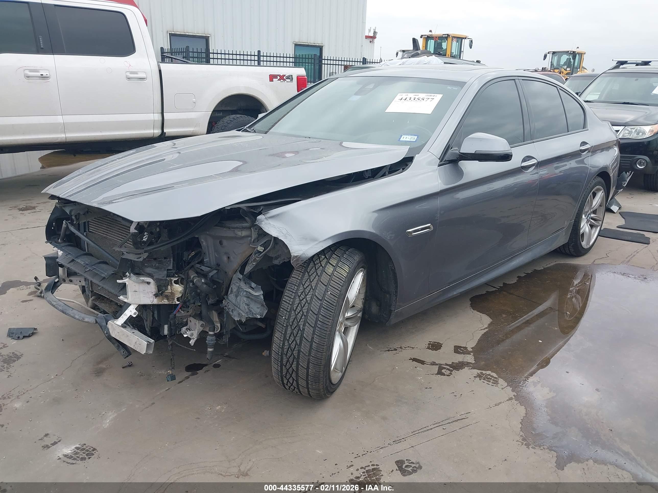 BMW 550I image 2