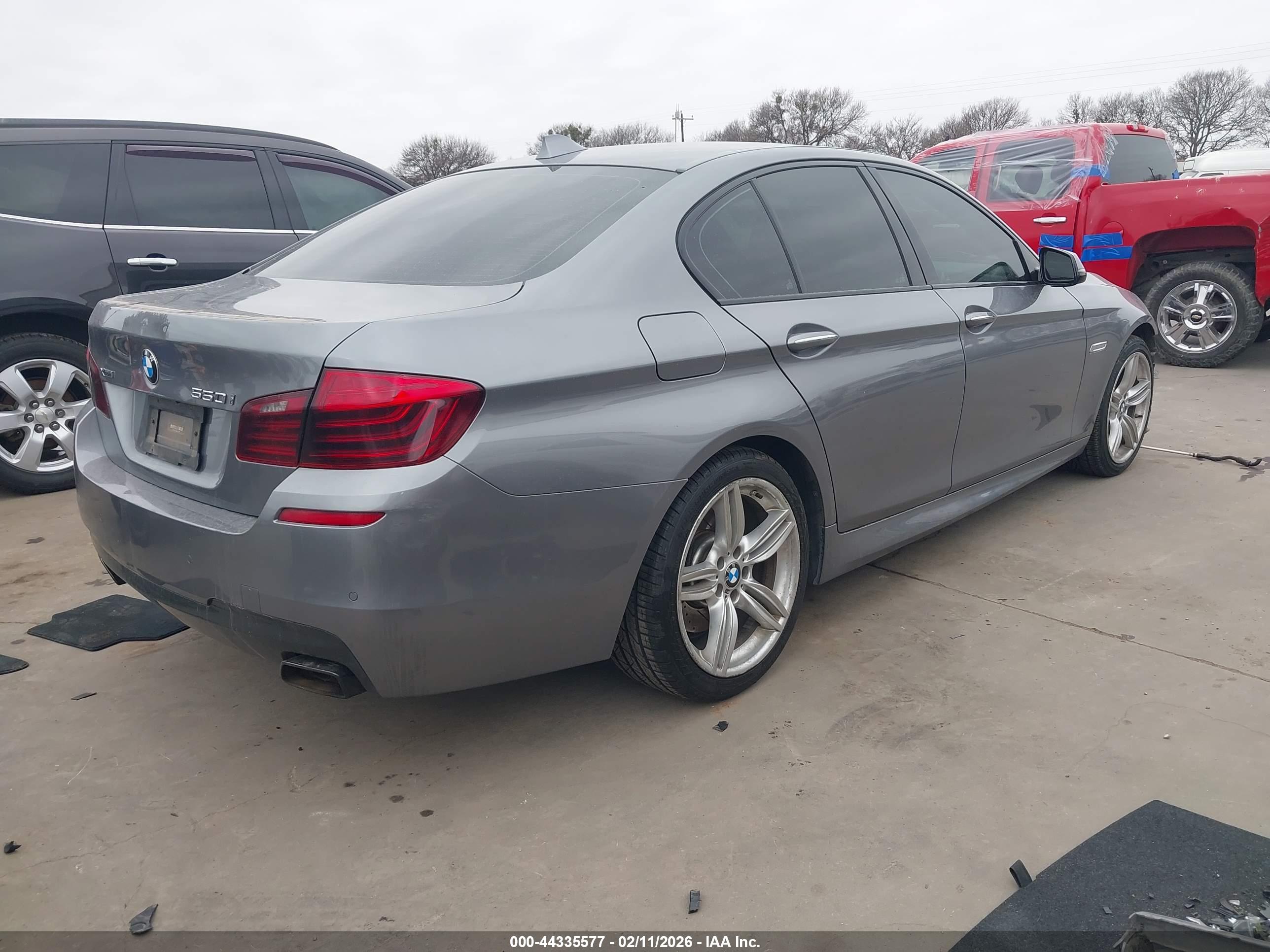 BMW 550I image 4