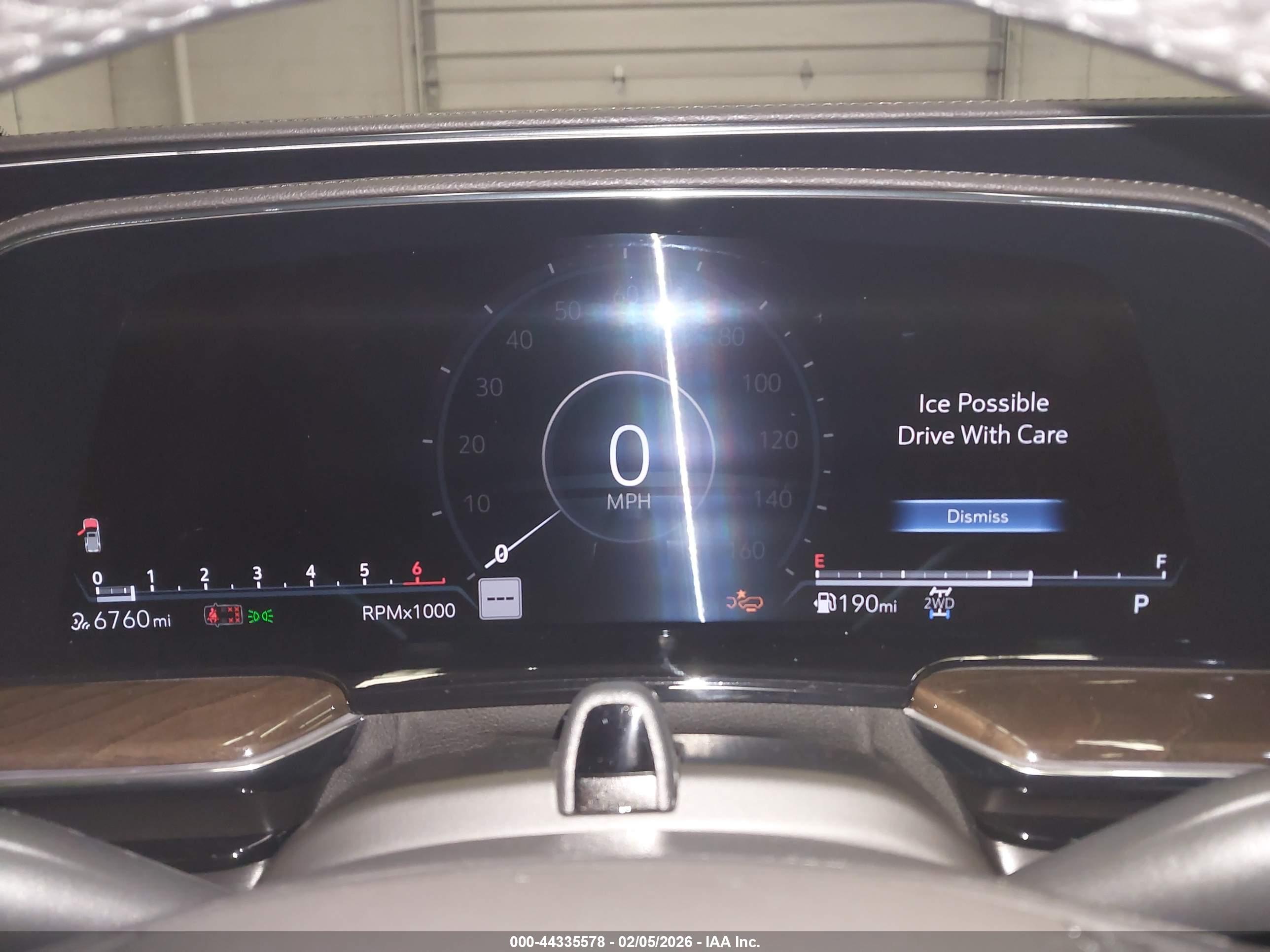 CADILLAC ESCALADE image 7