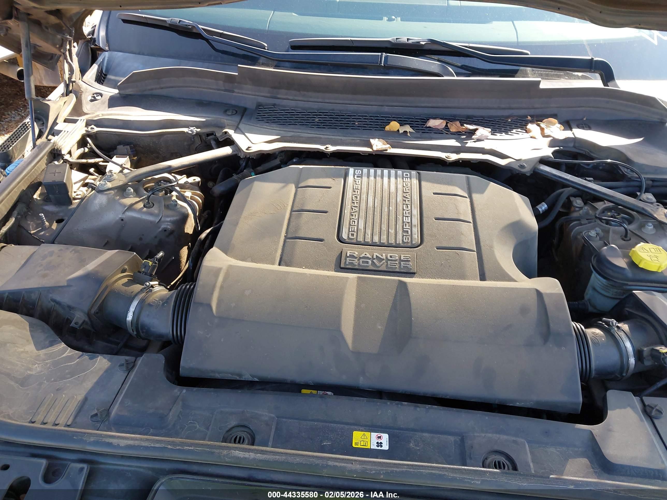 LAND ROVER image 10