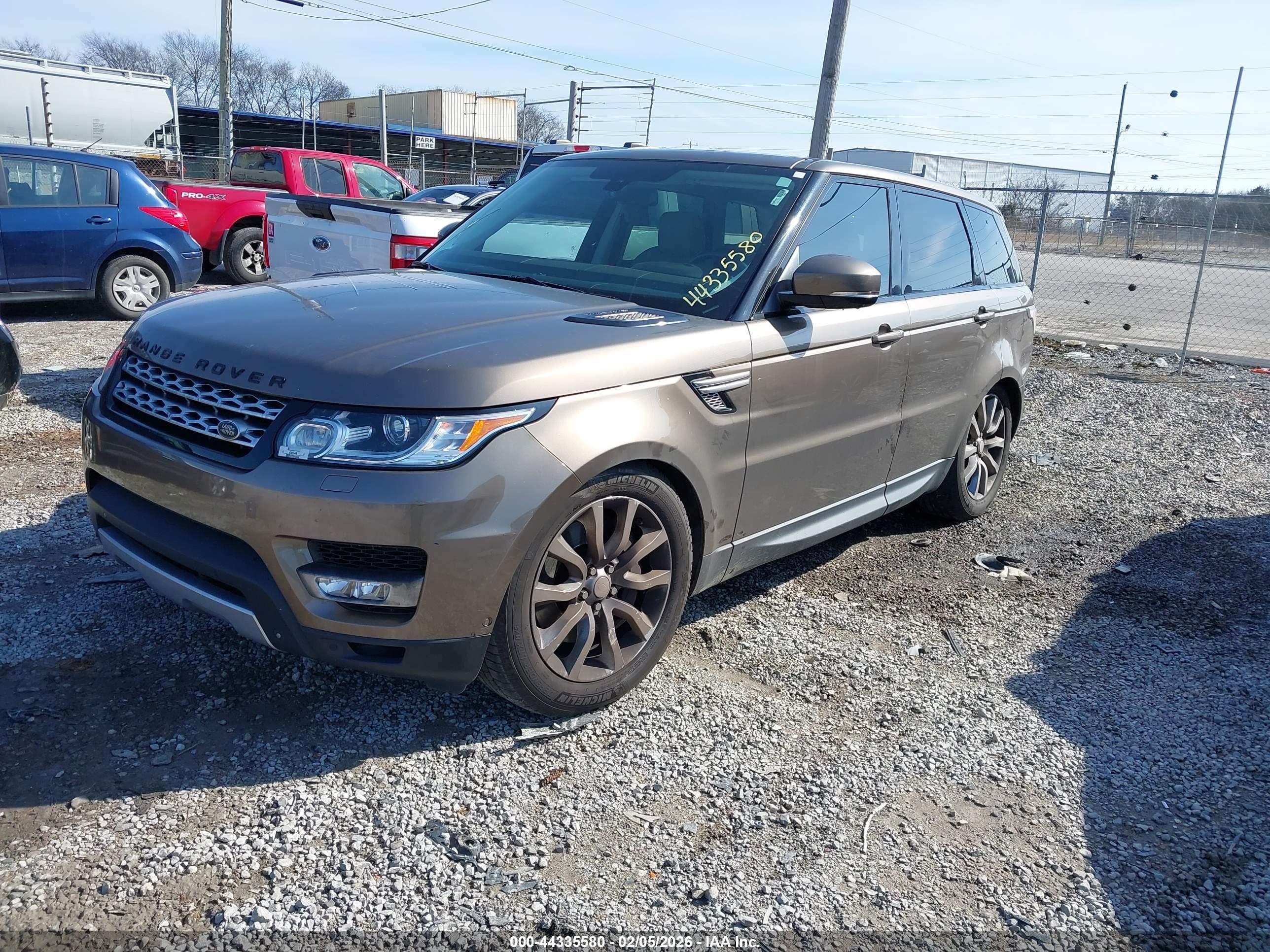 LAND ROVER image 2