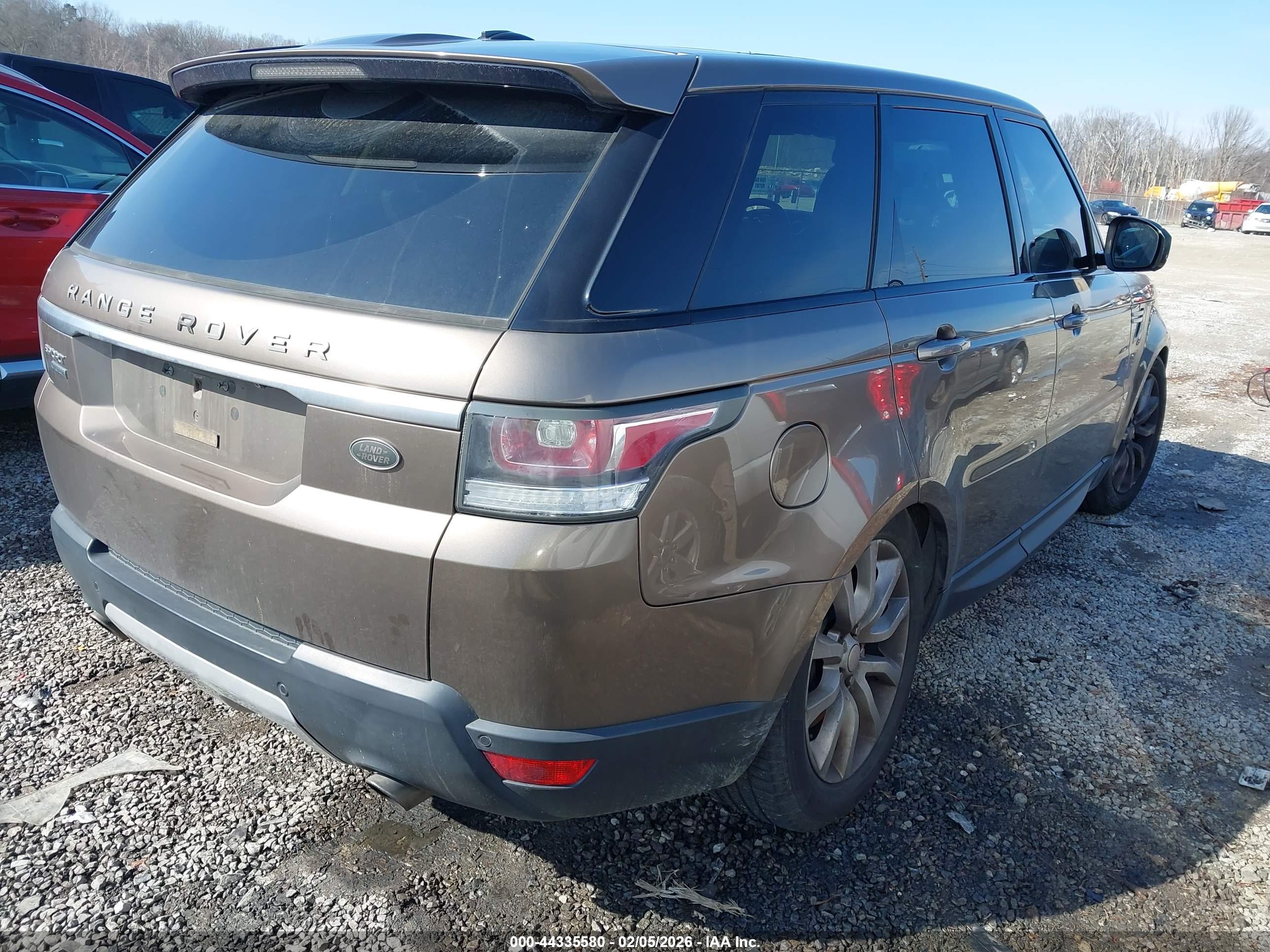LAND ROVER image 4