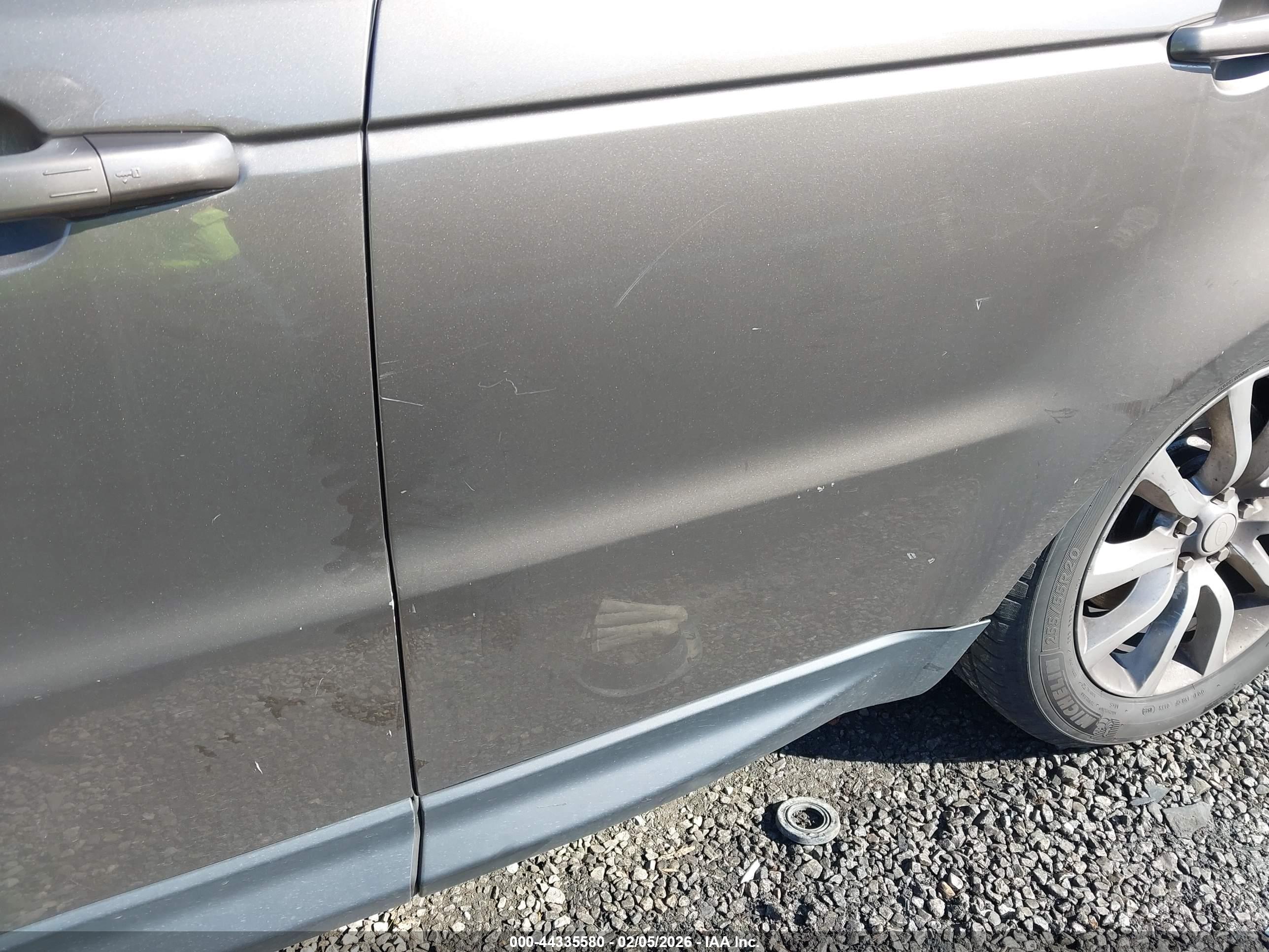 LAND ROVER image 6