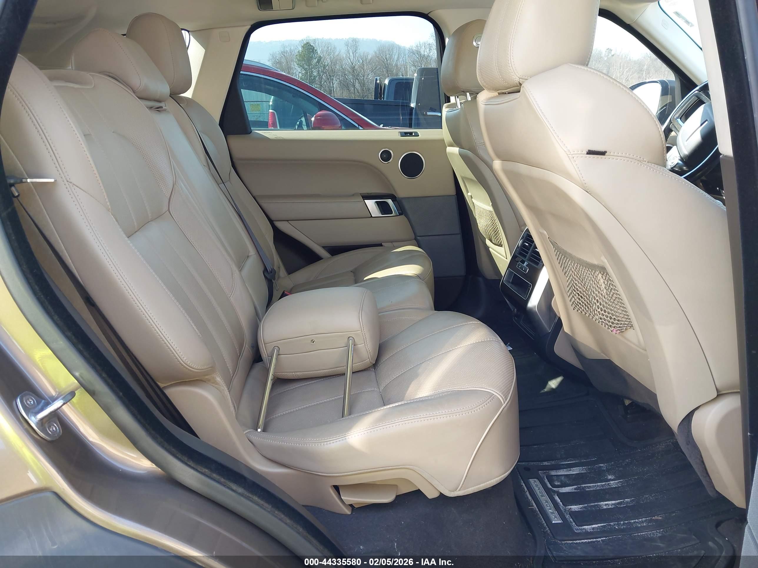 LAND ROVER image 8