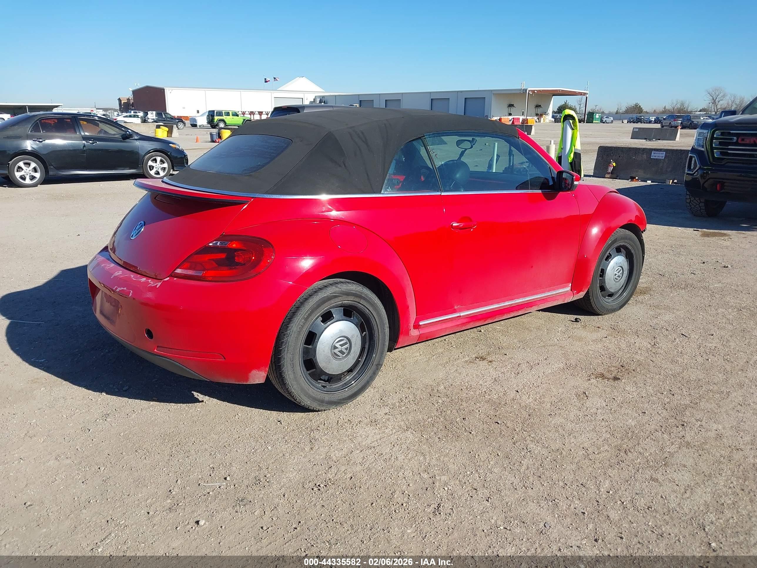 VOLKSWAGEN BEETLE image 4