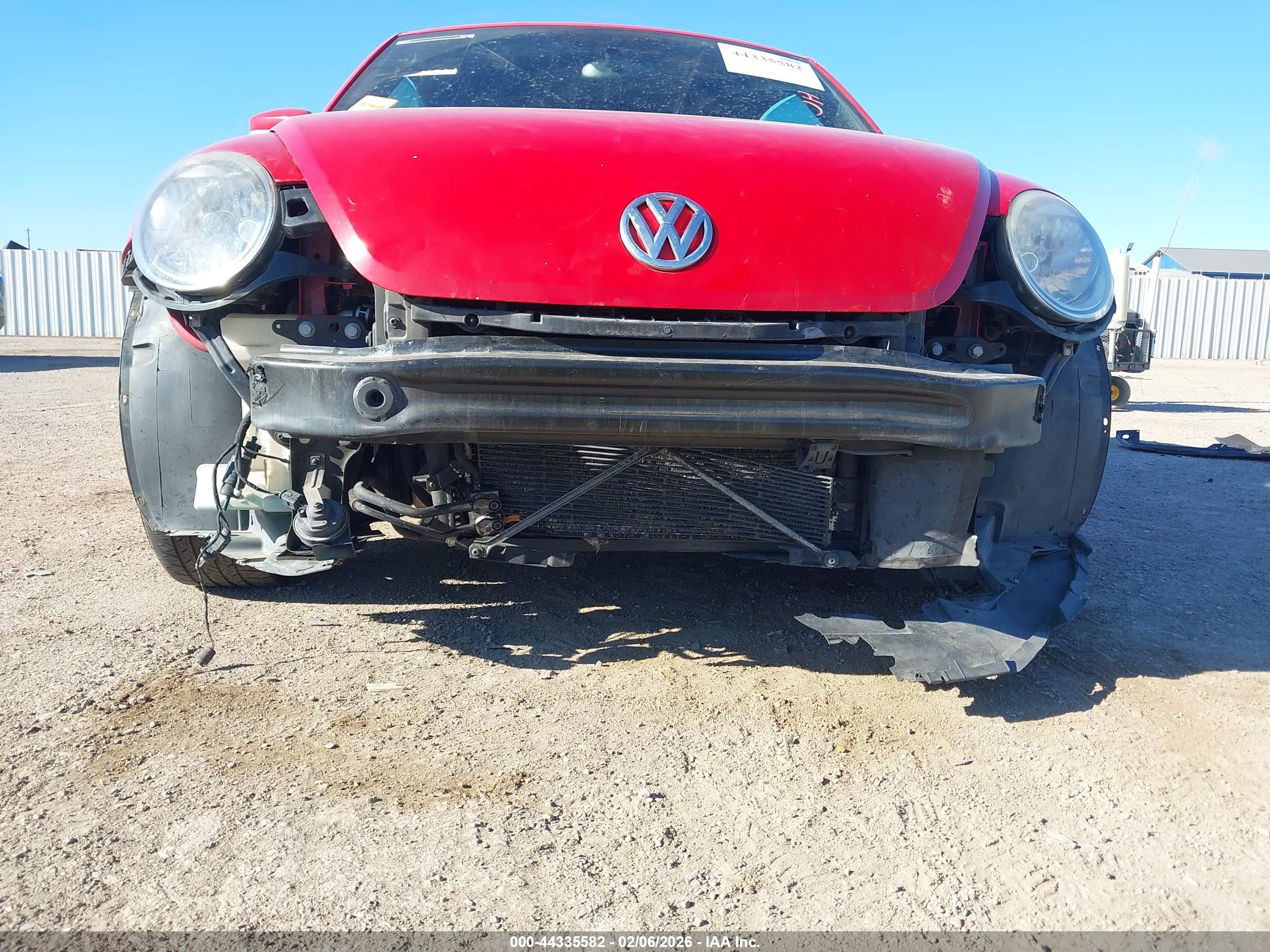 VOLKSWAGEN BEETLE image 6