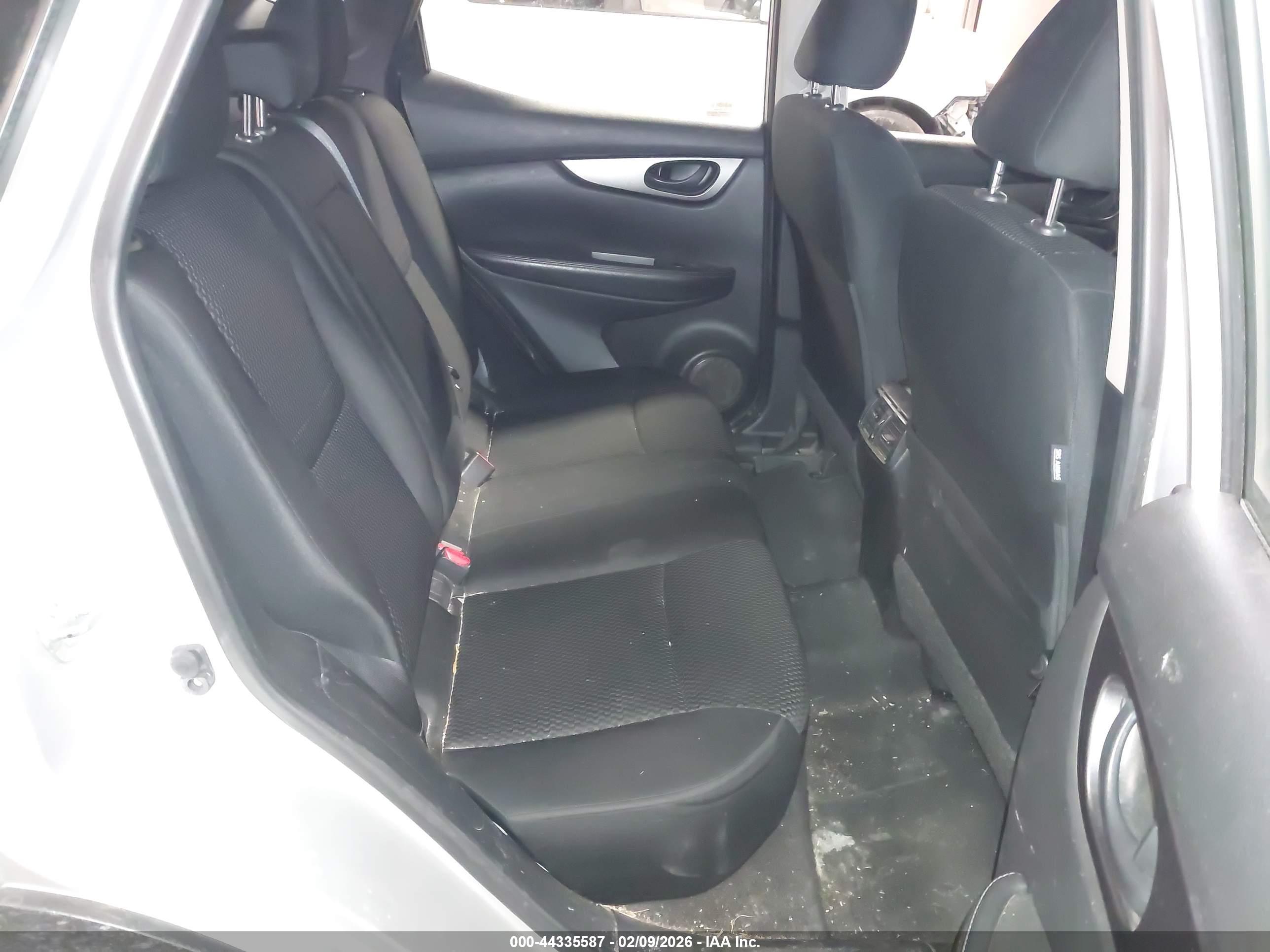 NISSAN ROGUE image 8
